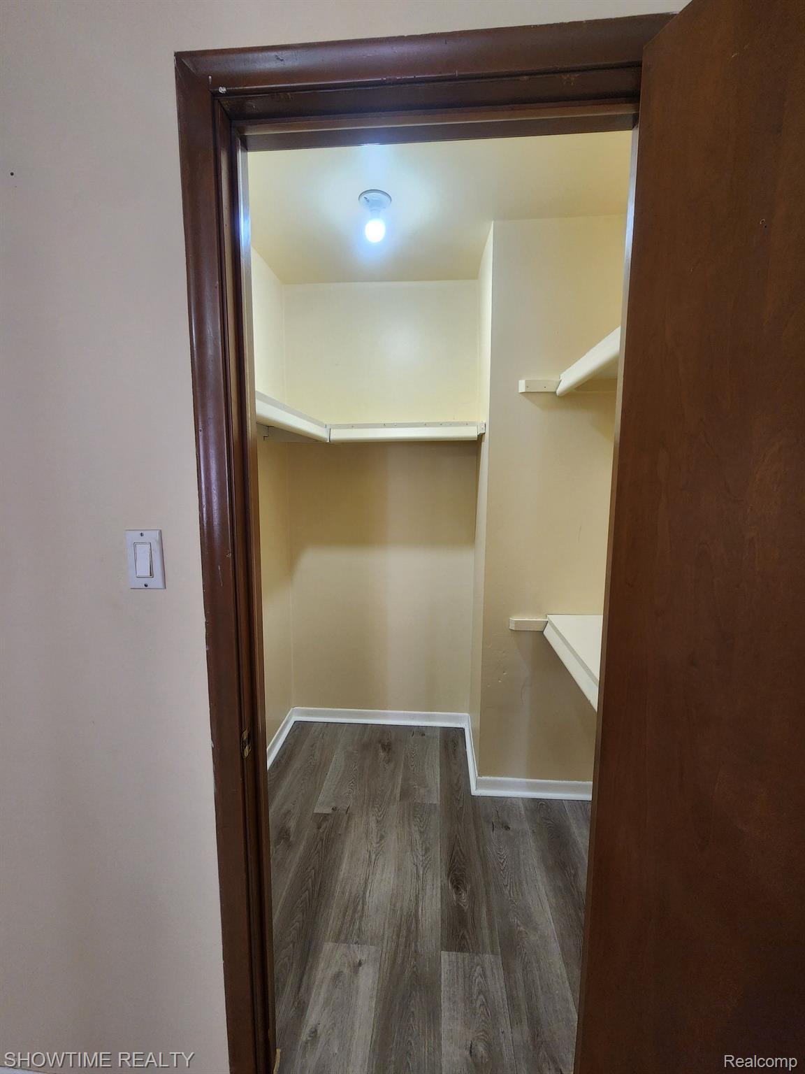 39435 VAN DYKE Avenue 304