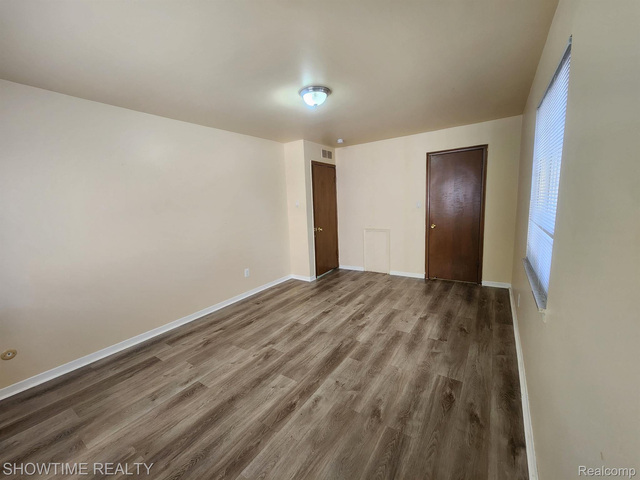 39435 VAN DYKE Avenue 304