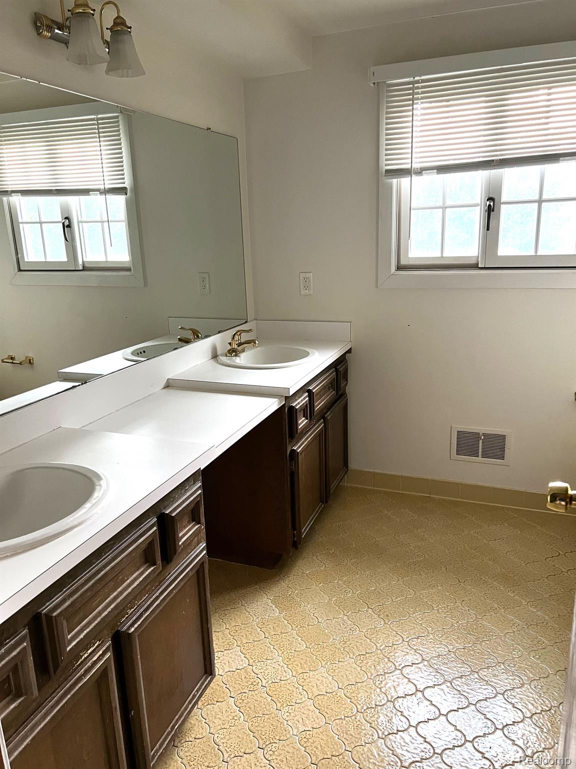 60627 S GREENBROOK E