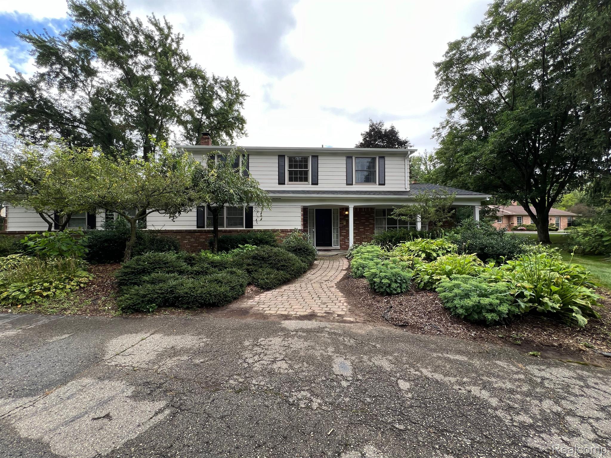 60627 S GREENBROOK E