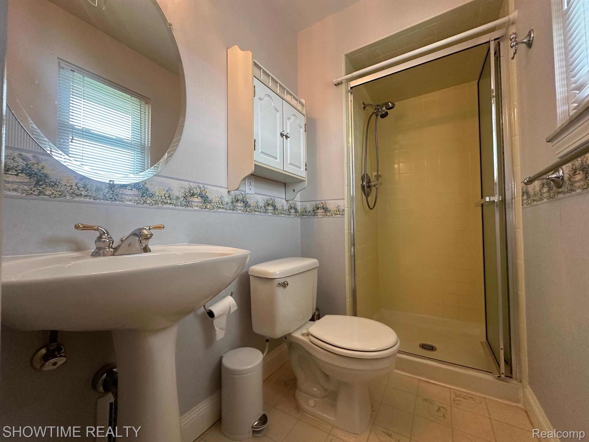 13328 CANTERBURY Drive