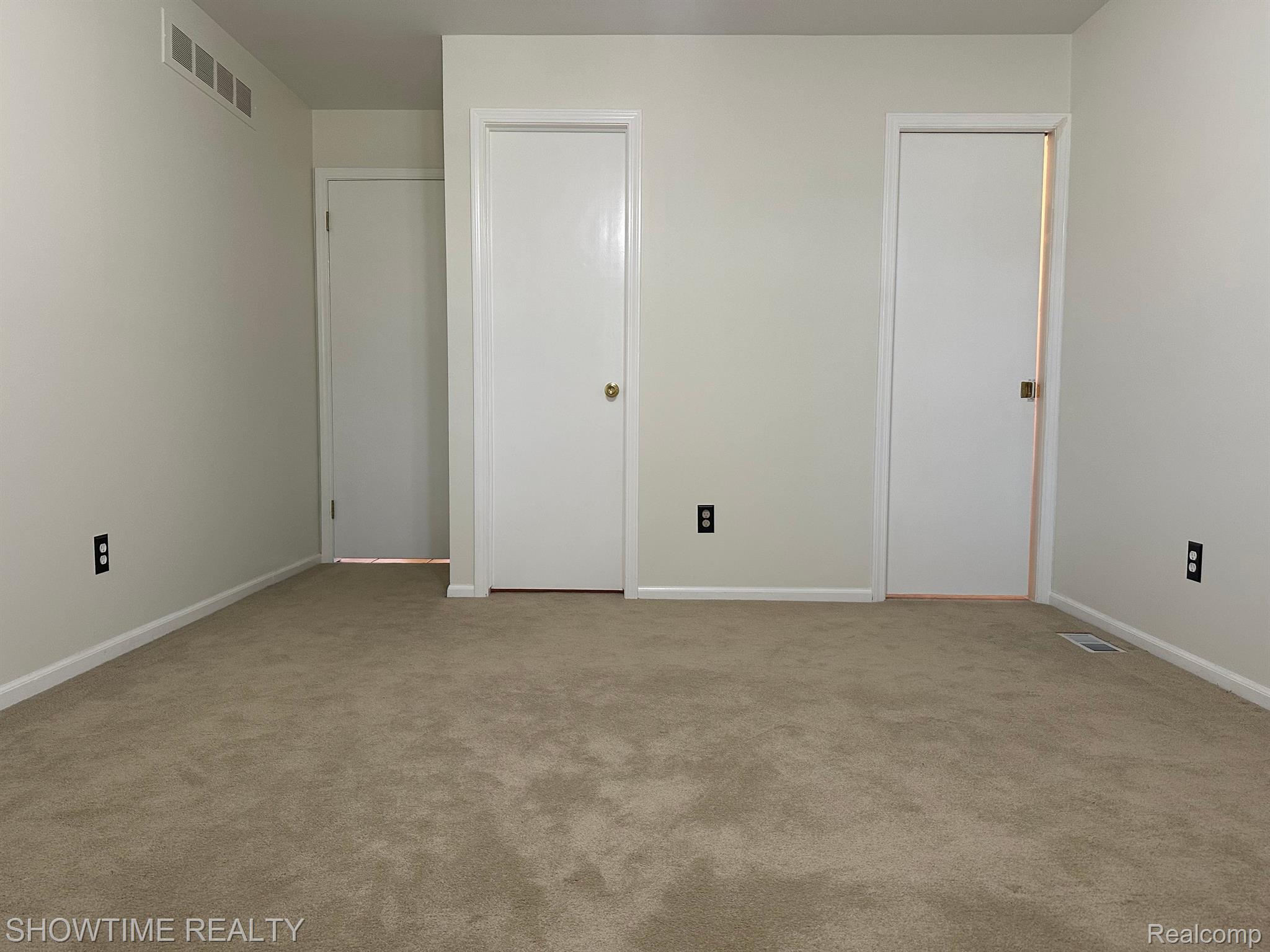 13328 CANTERBURY Drive