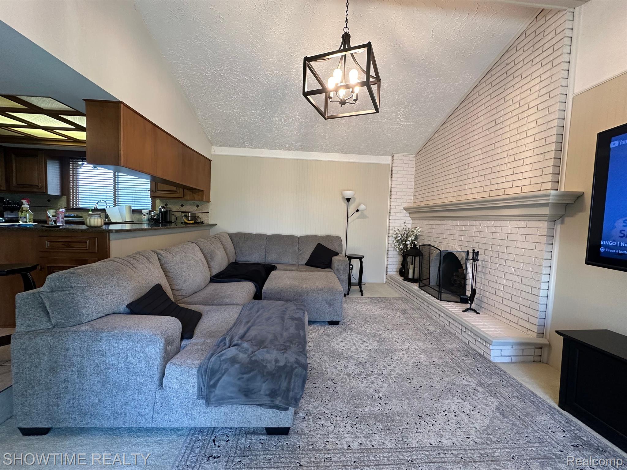 13328 CANTERBURY Drive