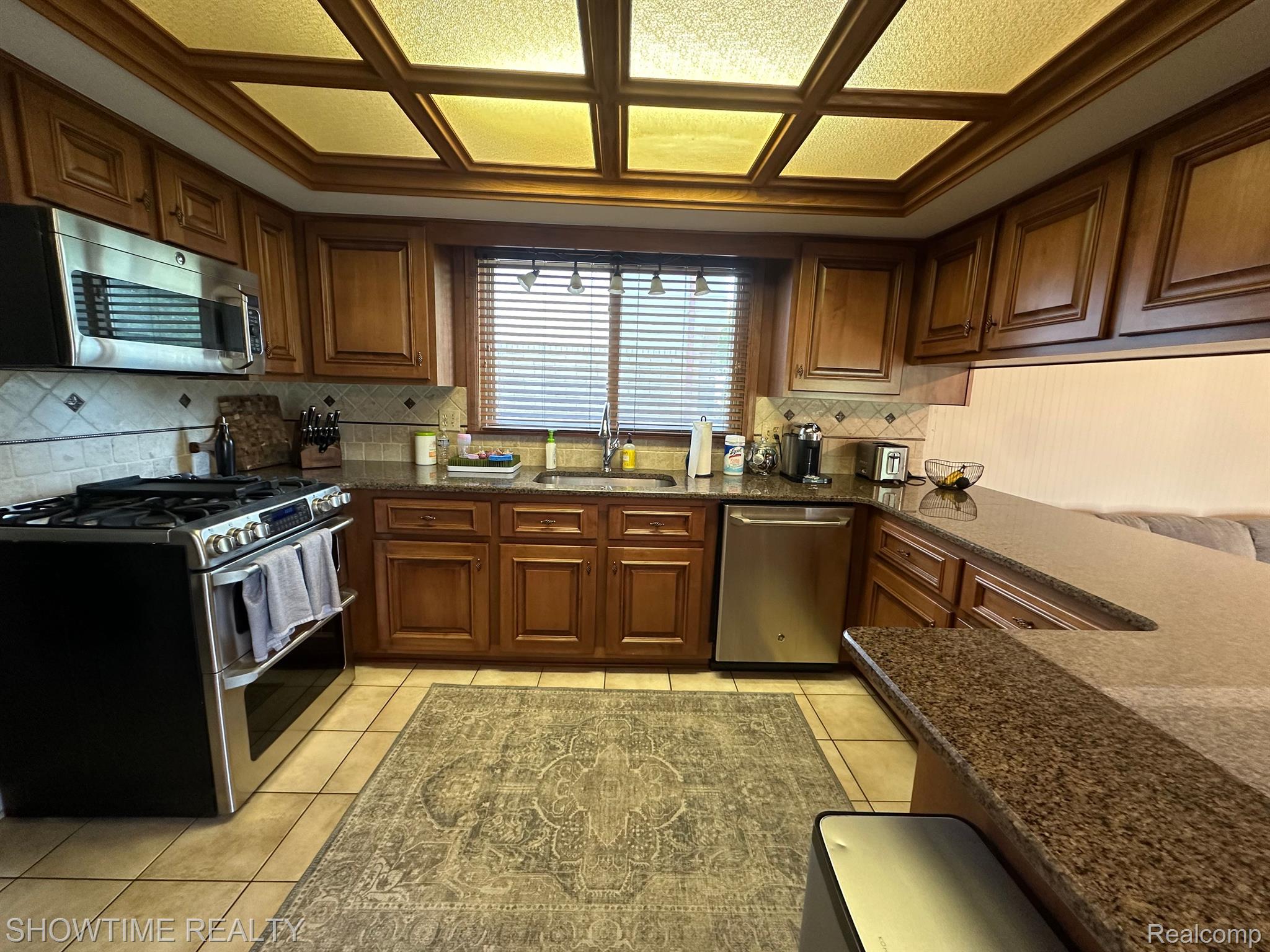 13328 CANTERBURY Drive