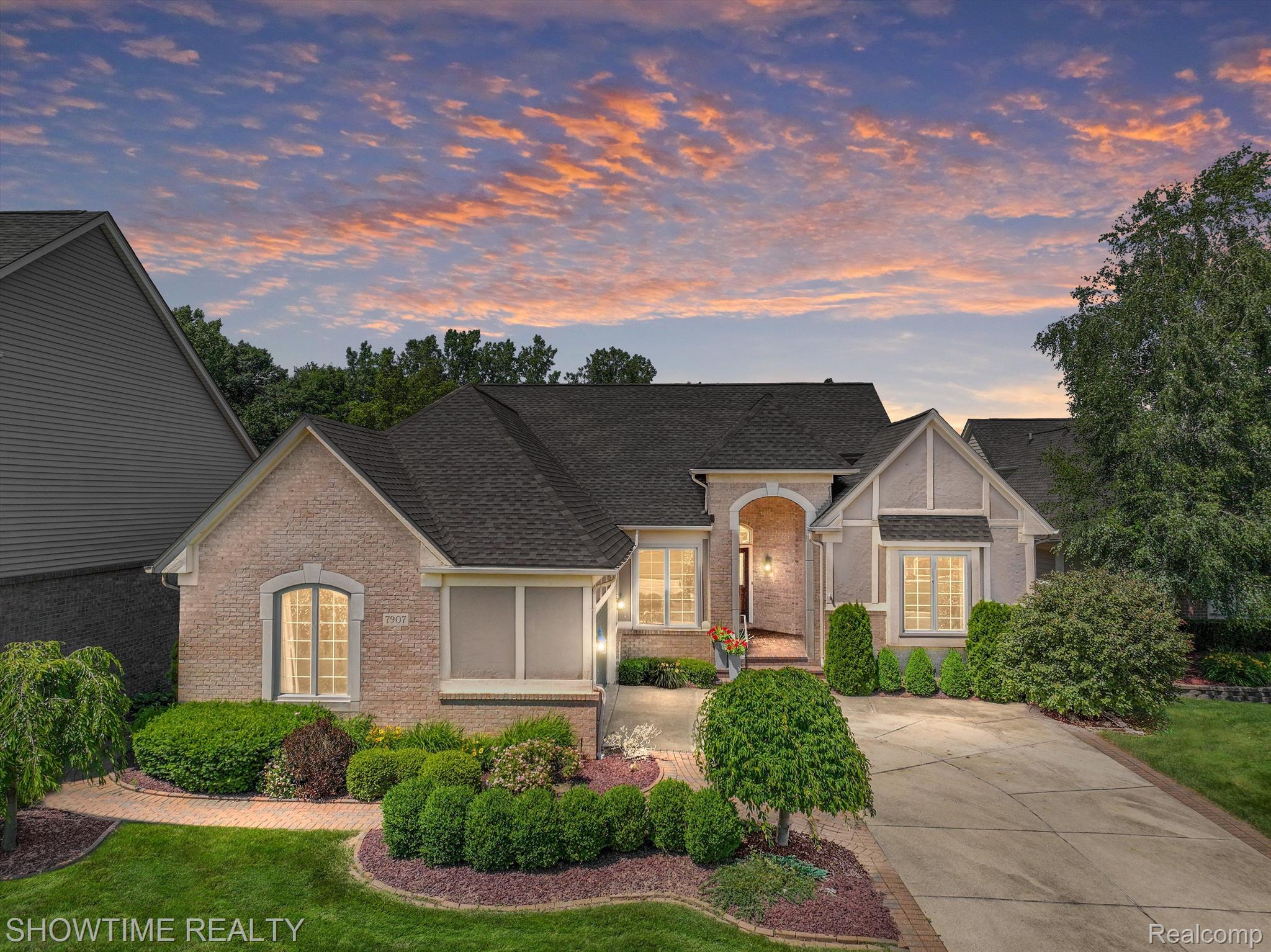 7907 GLACIER CLUB Drive