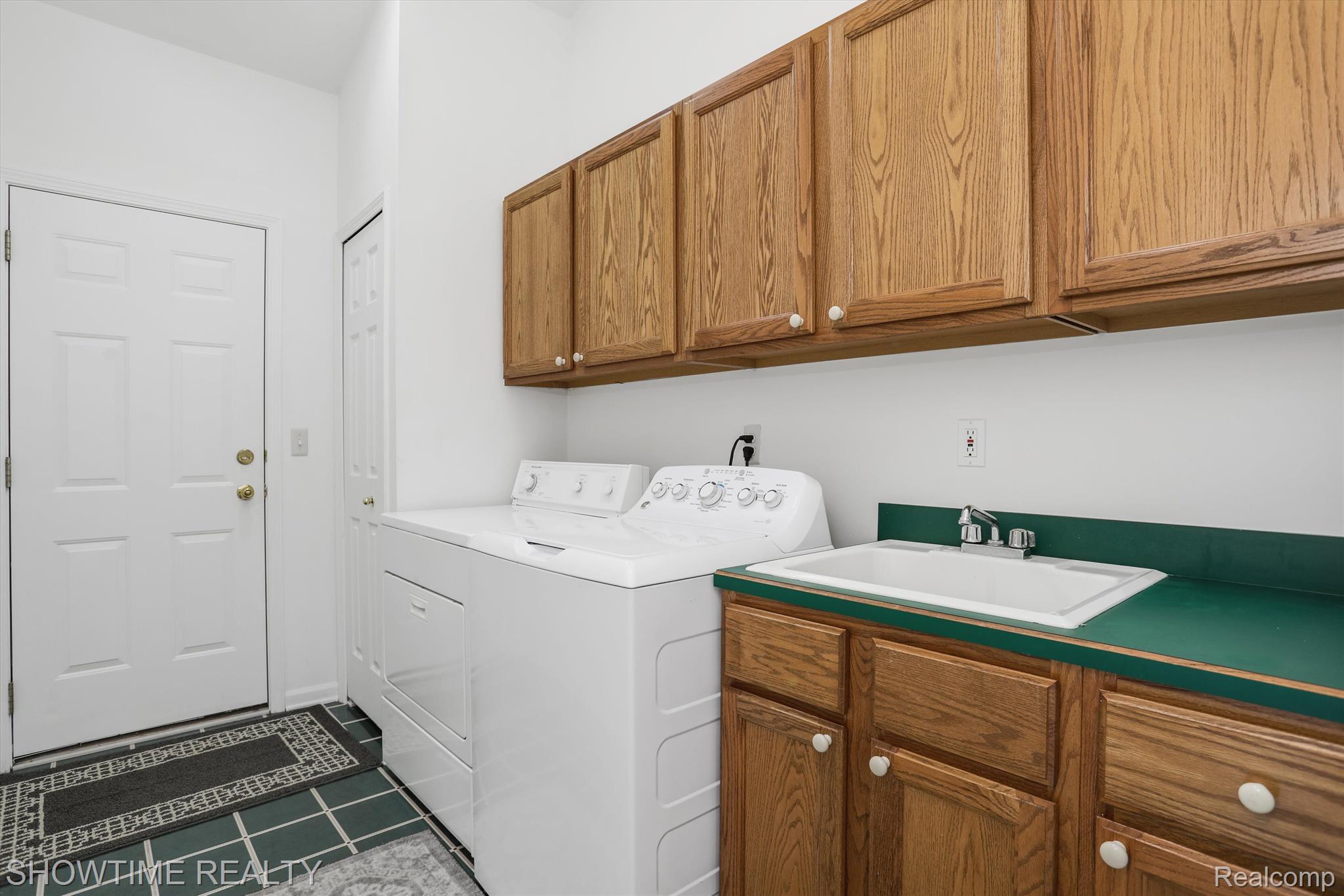 7907 GLACIER CLUB Drive