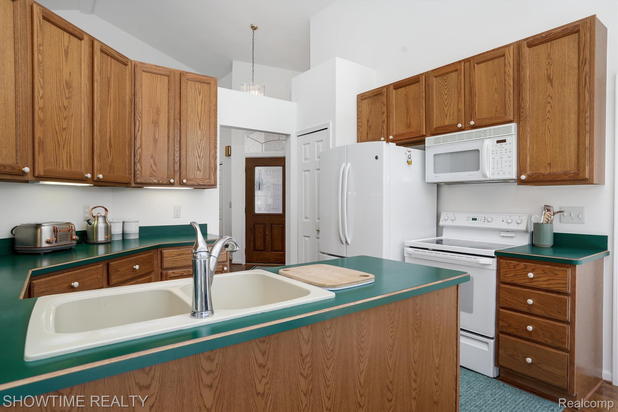 7907 GLACIER CLUB Drive