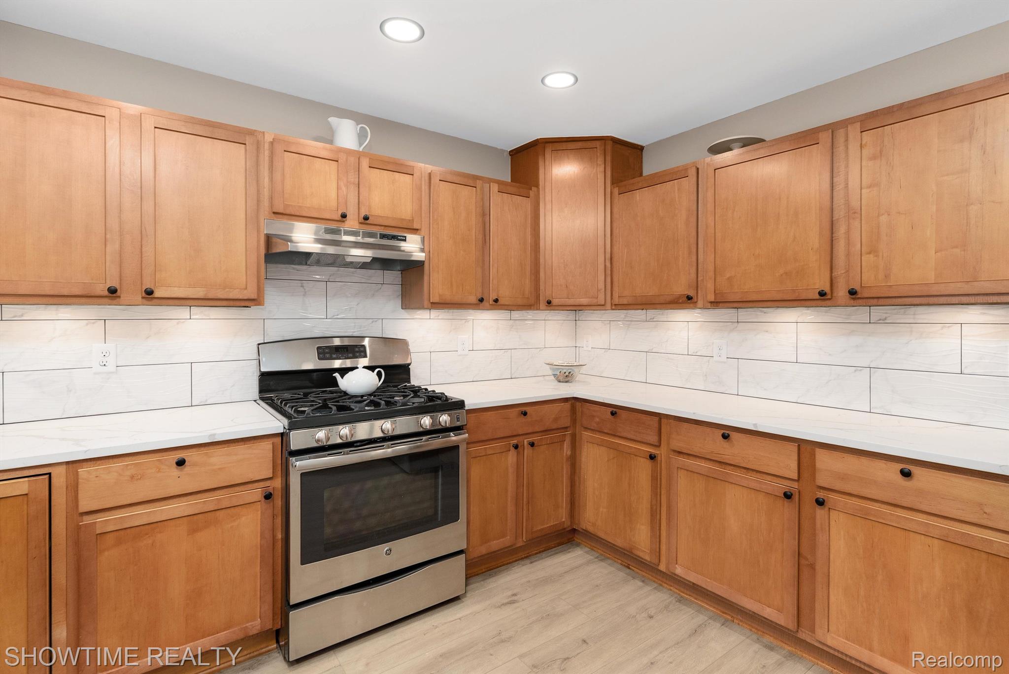 21812 CALIFORNIA Street