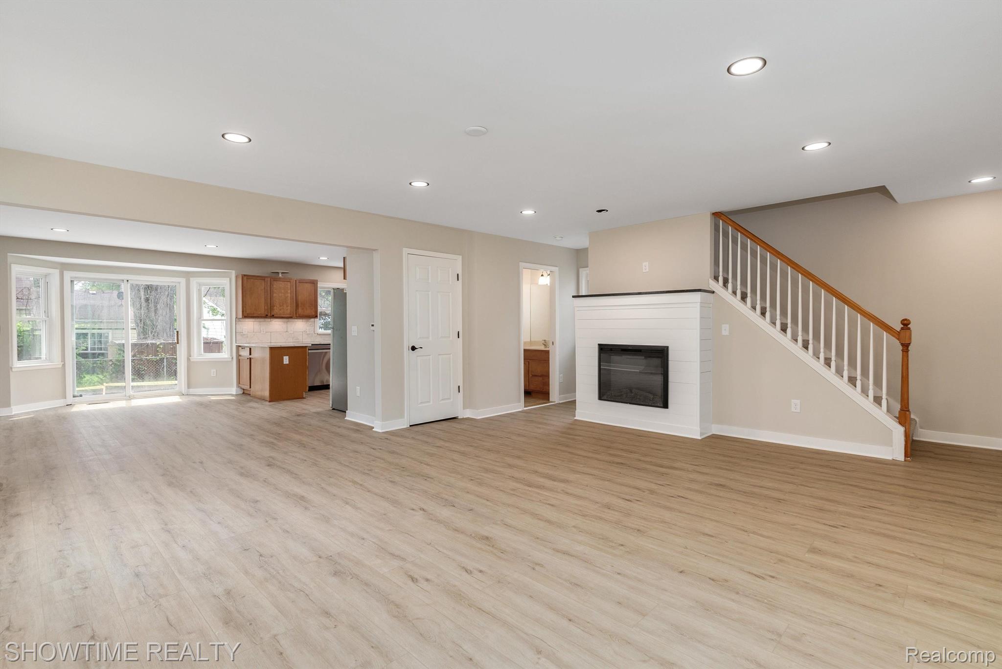 21812 CALIFORNIA Street