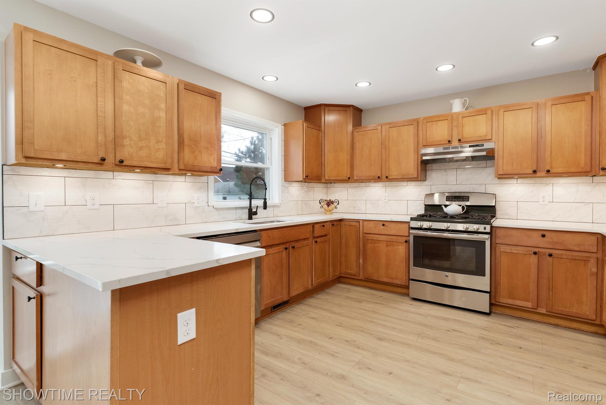 21812 CALIFORNIA Street