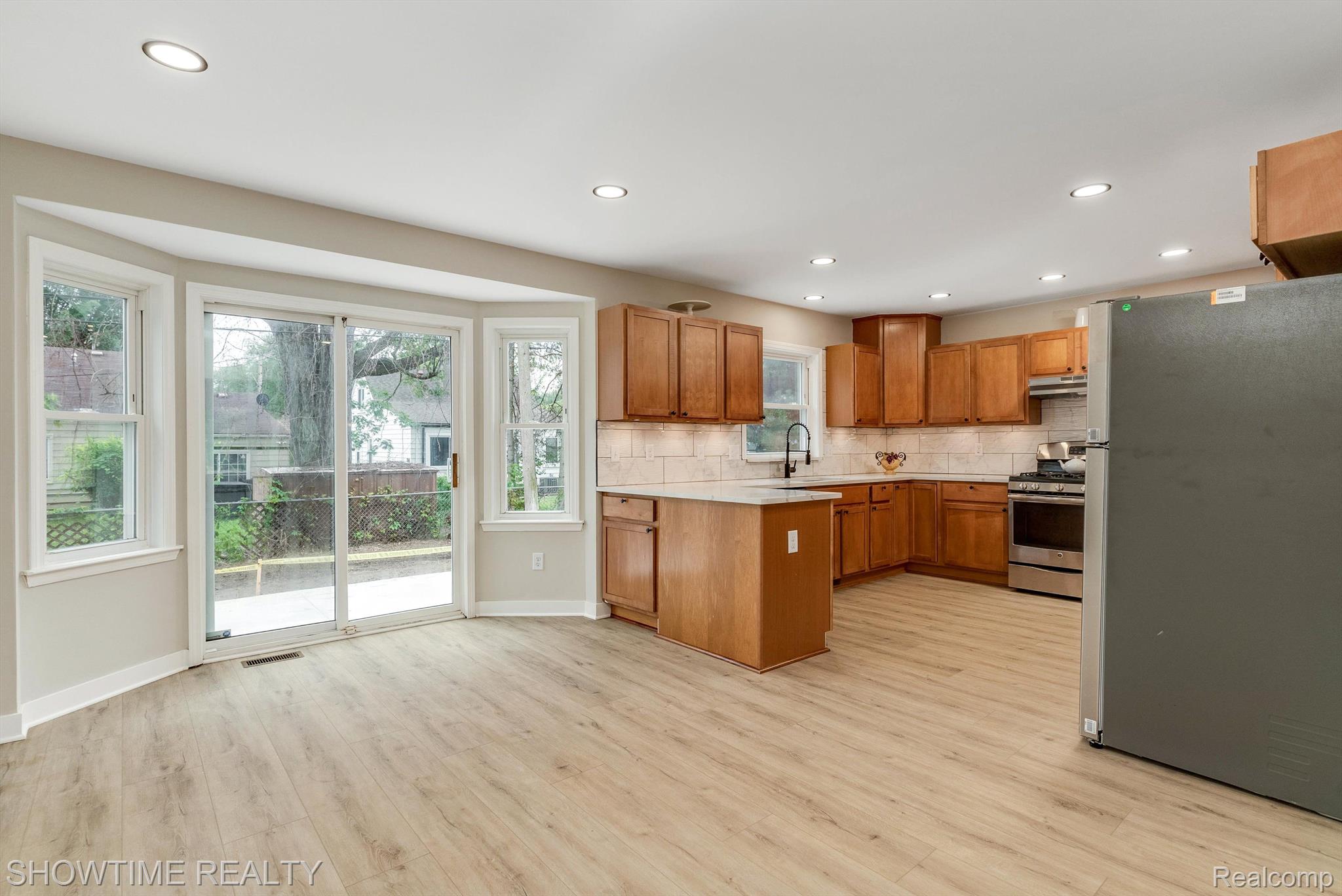 21812 CALIFORNIA Street