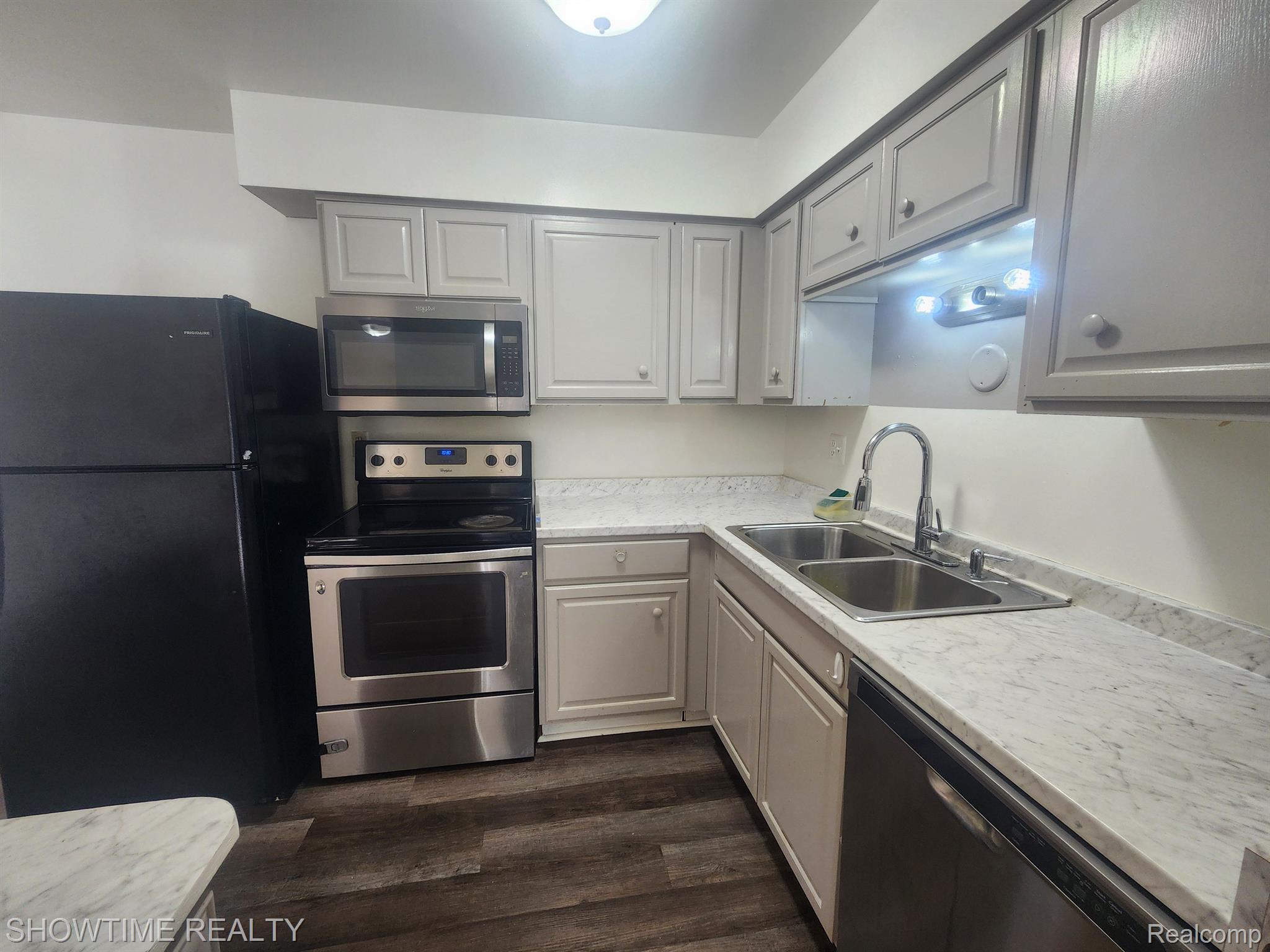 14140 MERRIWEATHER Street