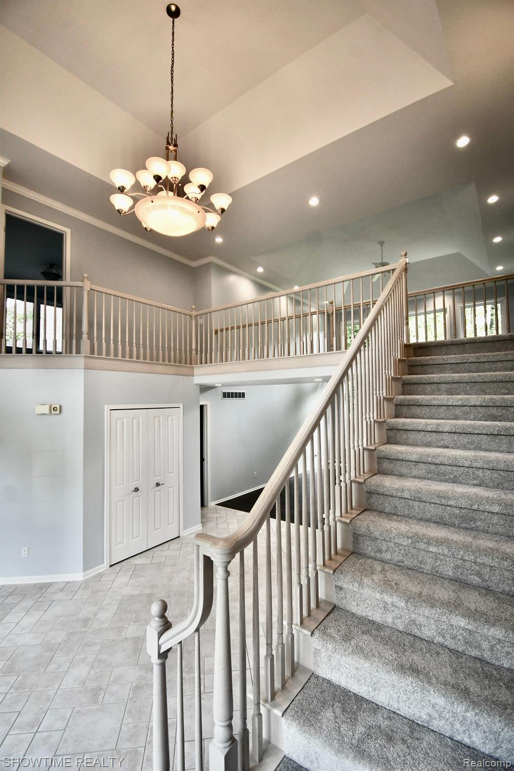 54106 LONGNEEDLE Drive