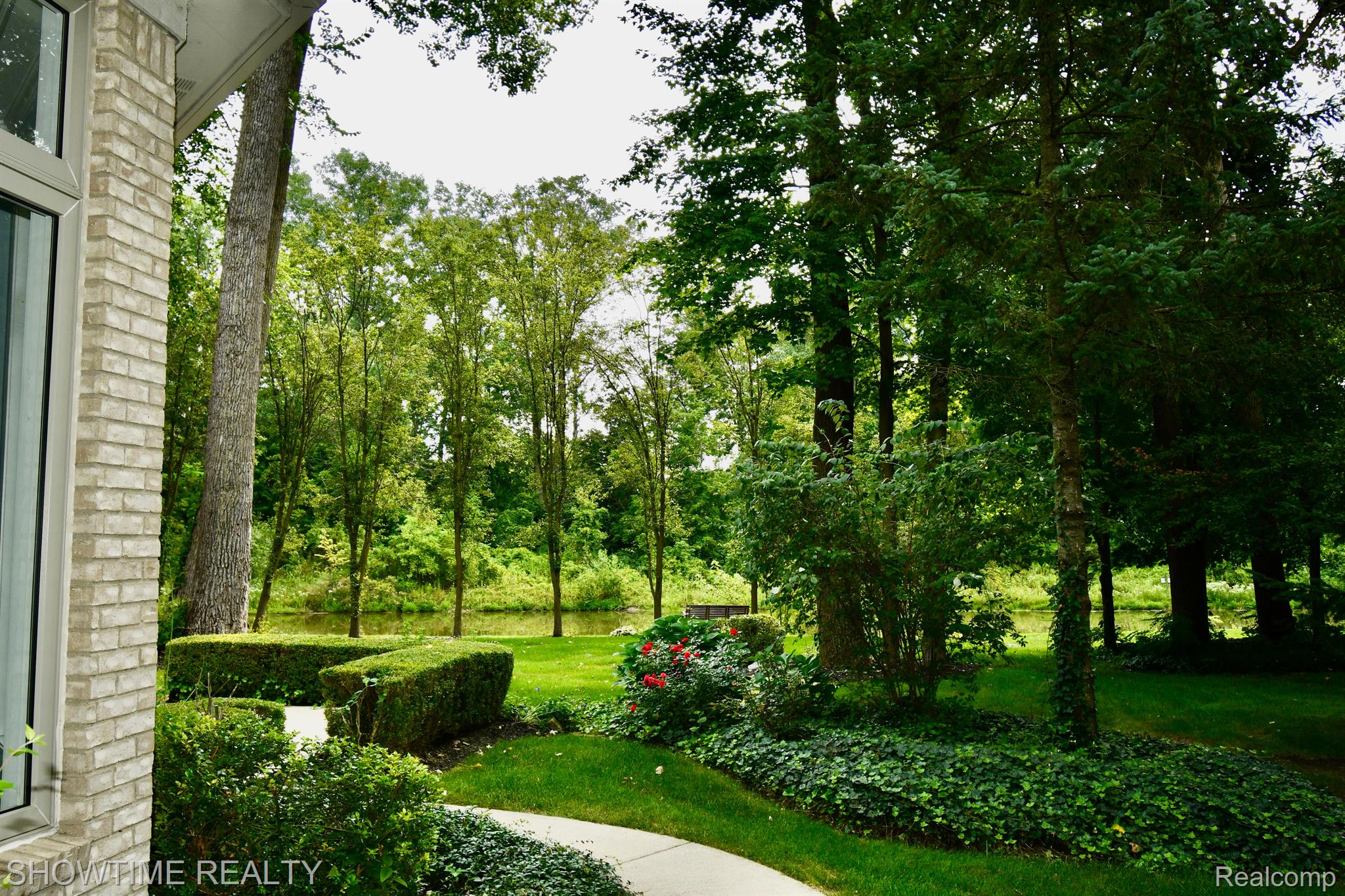 54106 LONGNEEDLE Drive