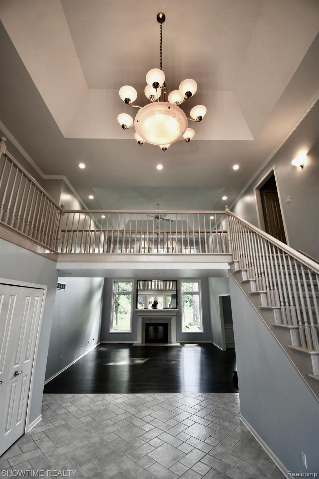 54106 LONGNEEDLE Drive