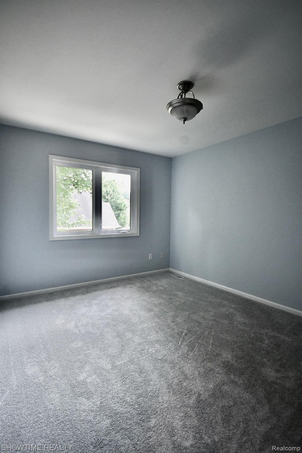 54106 LONGNEEDLE Drive