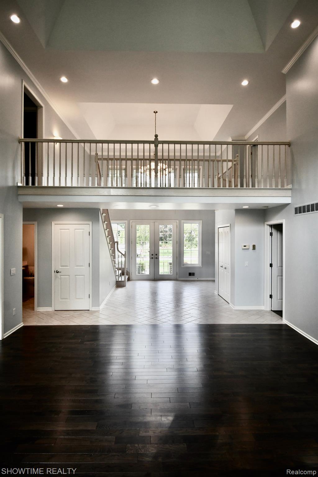 54106 LONGNEEDLE Drive