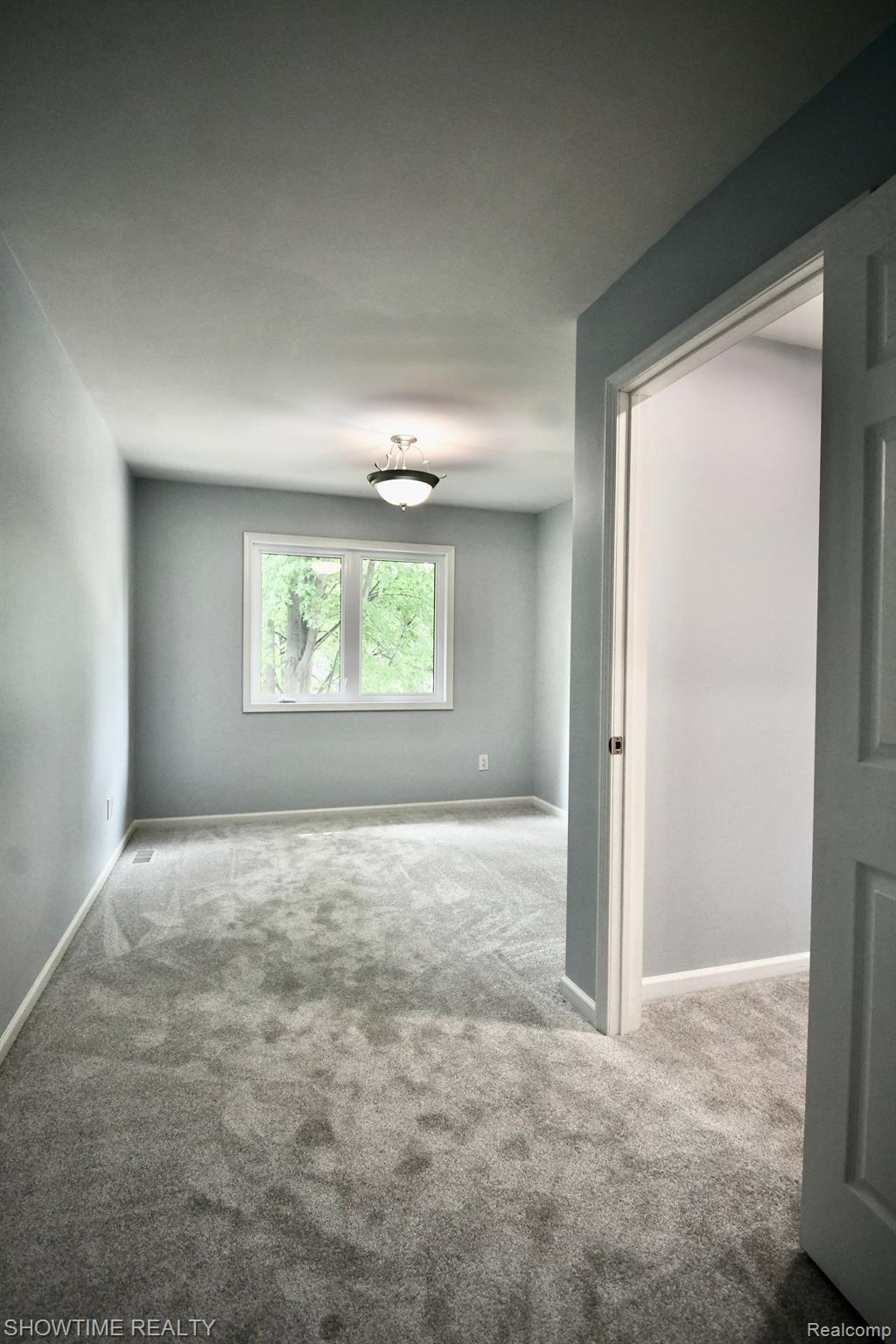 54106 LONGNEEDLE Drive