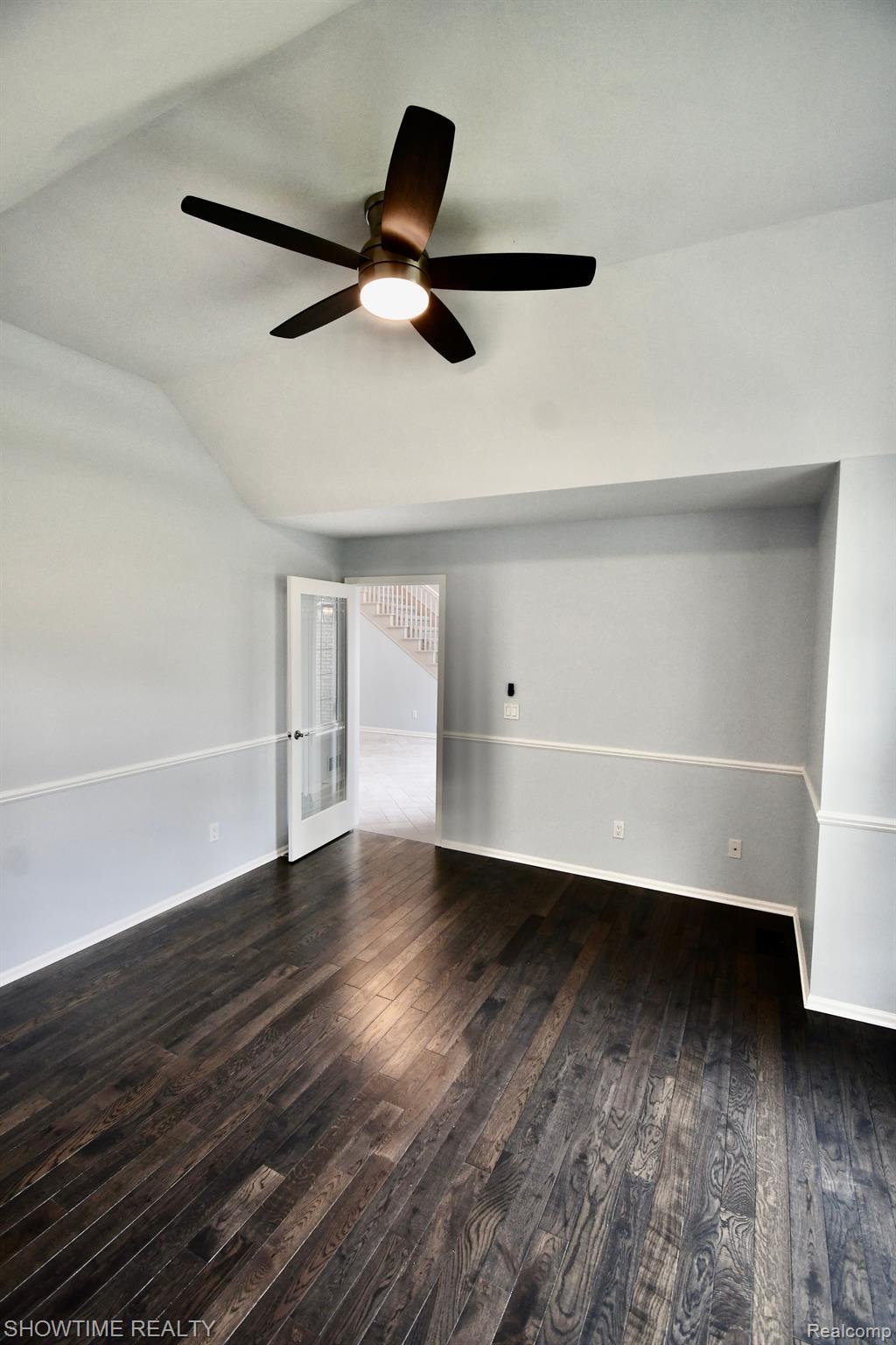 54106 LONGNEEDLE Drive