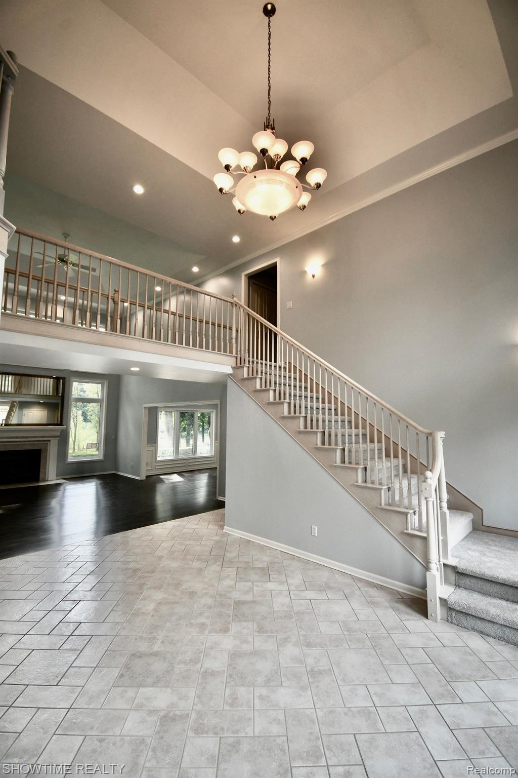 54106 LONGNEEDLE Drive