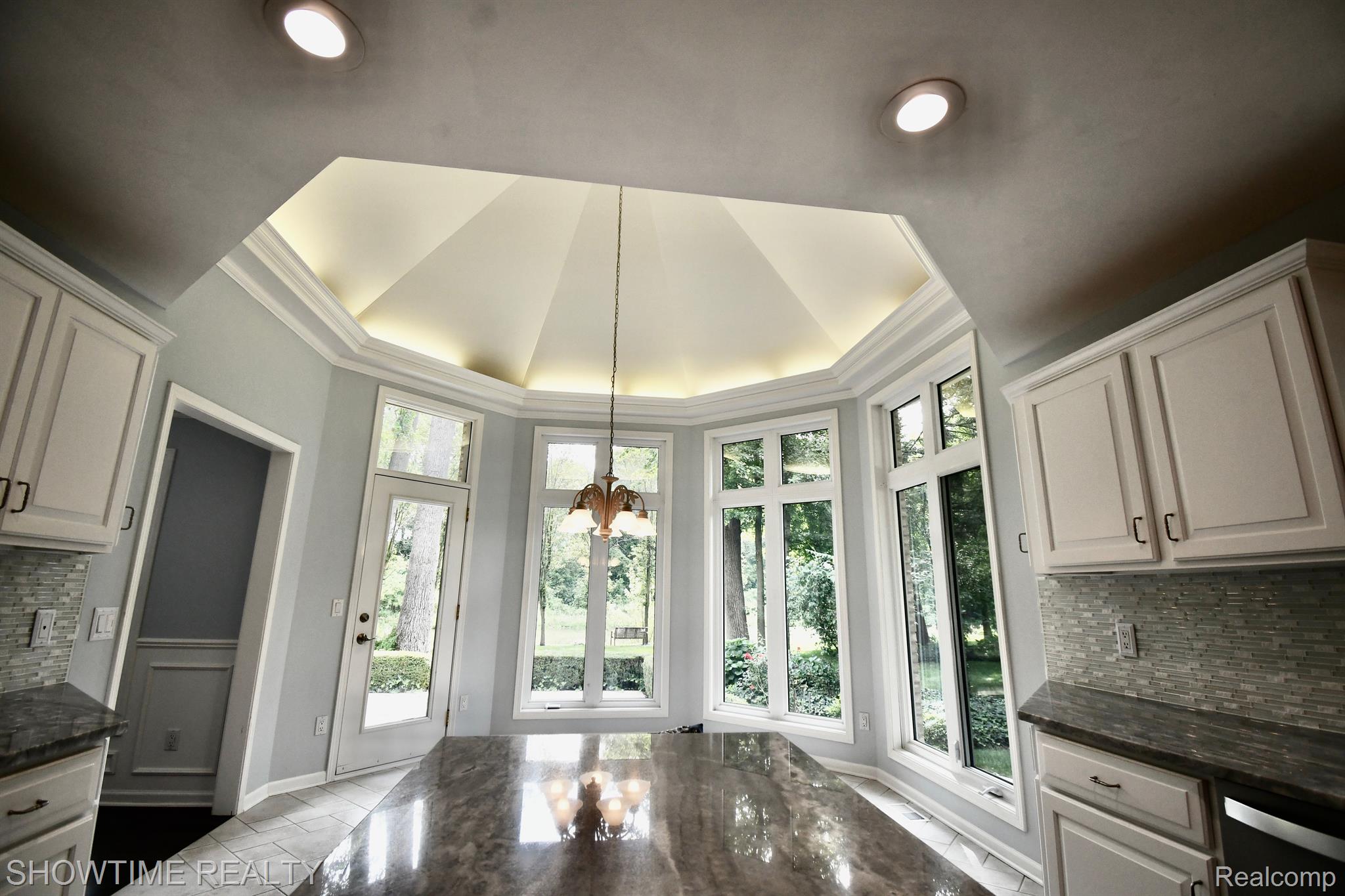 54106 LONGNEEDLE Drive