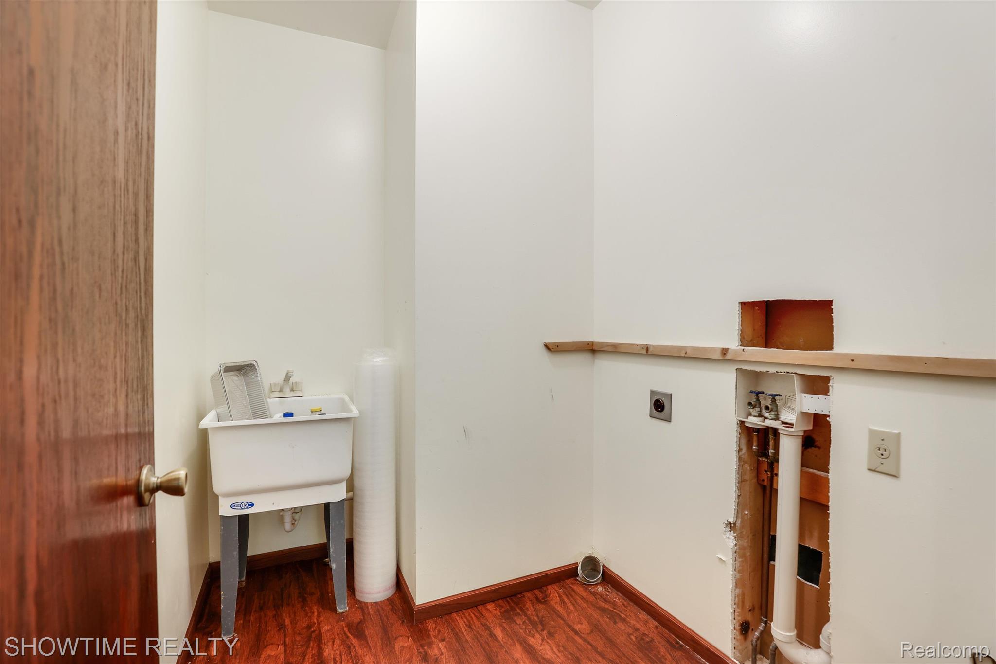 12374 WHITTAKER Road