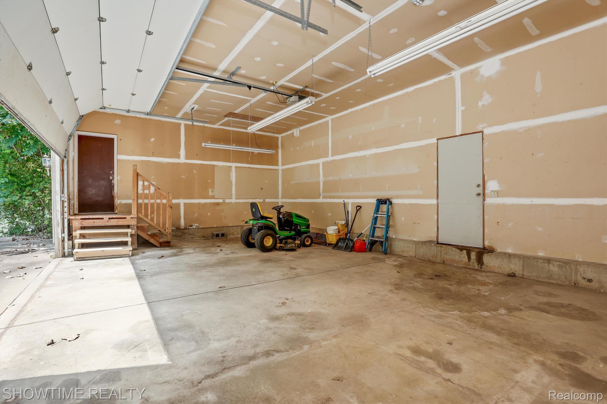 12374 WHITTAKER Road