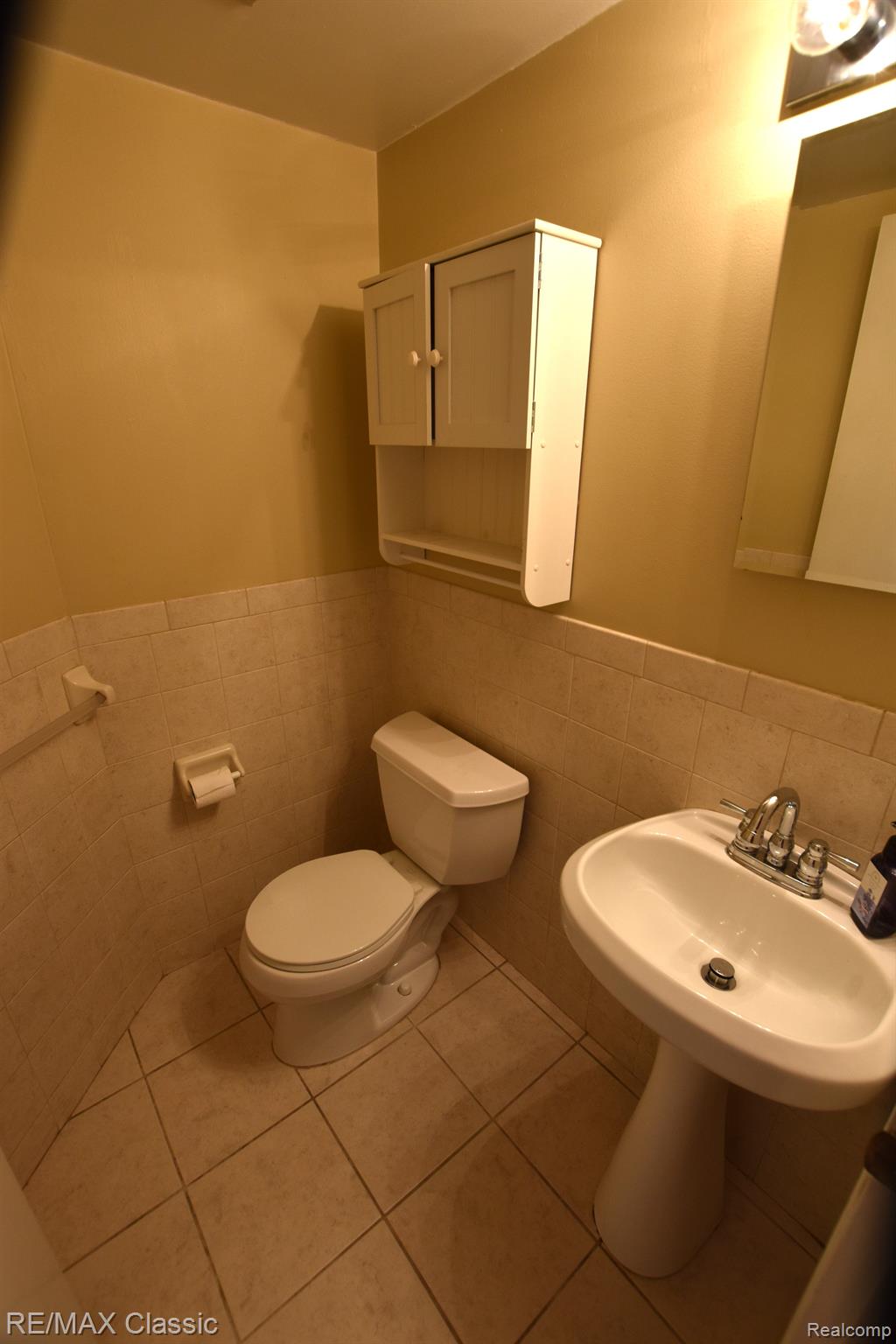 8553 WINCHESTER Drive 6