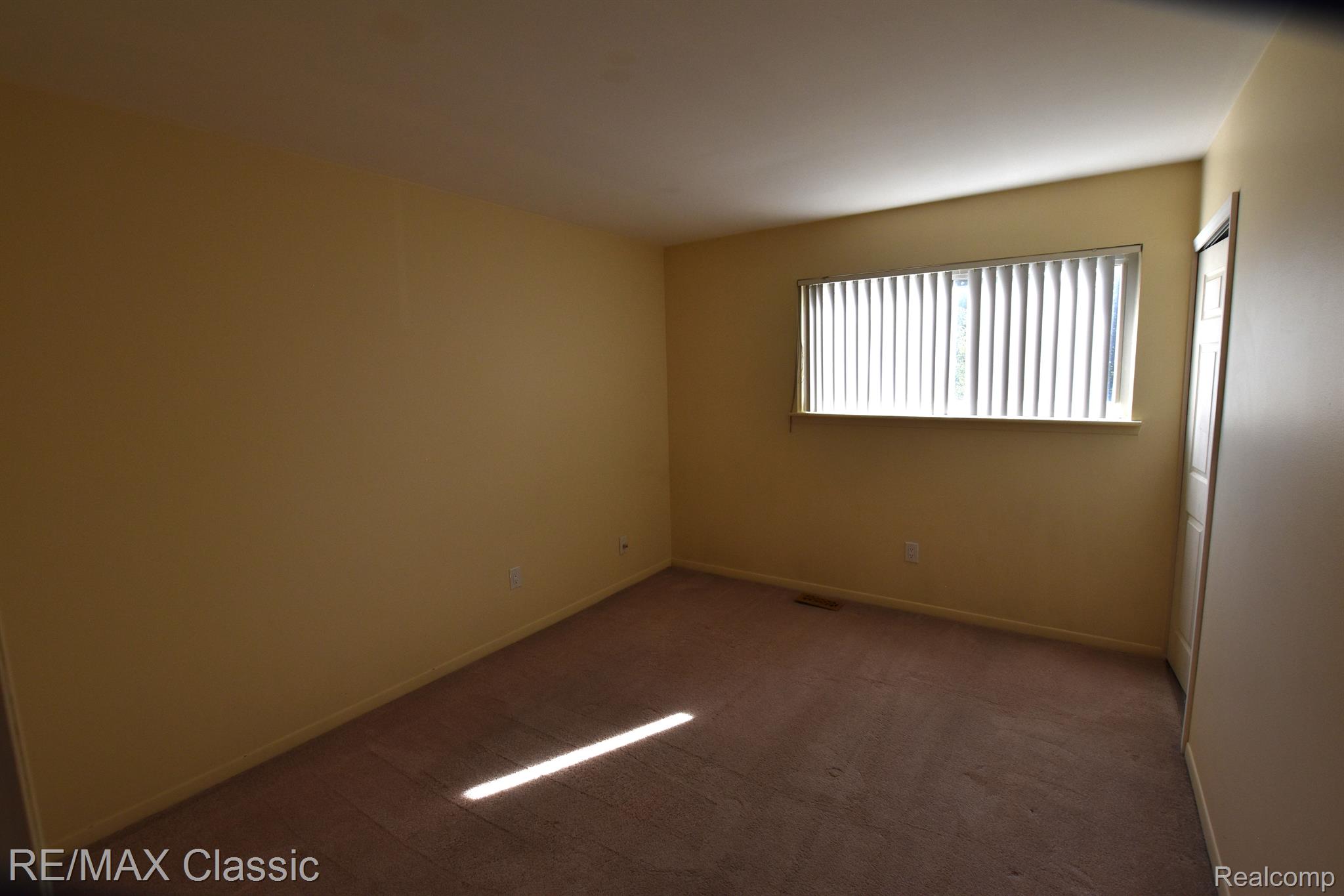 8553 WINCHESTER Drive 6