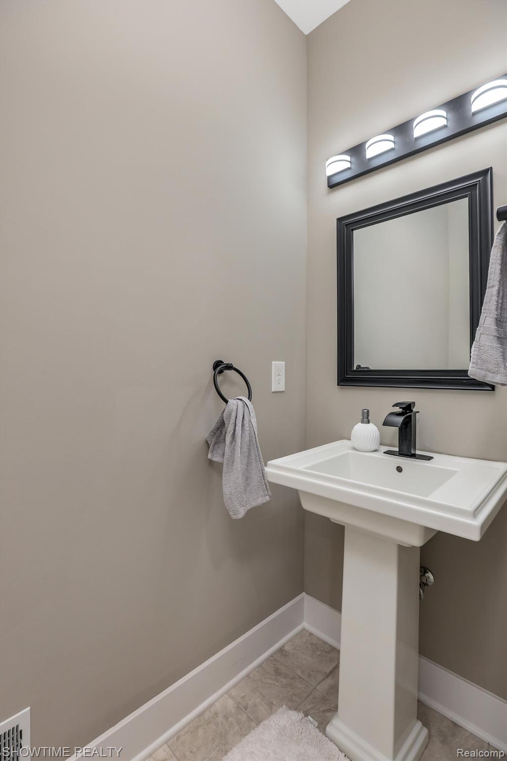 9945 HAVENDALE Drive