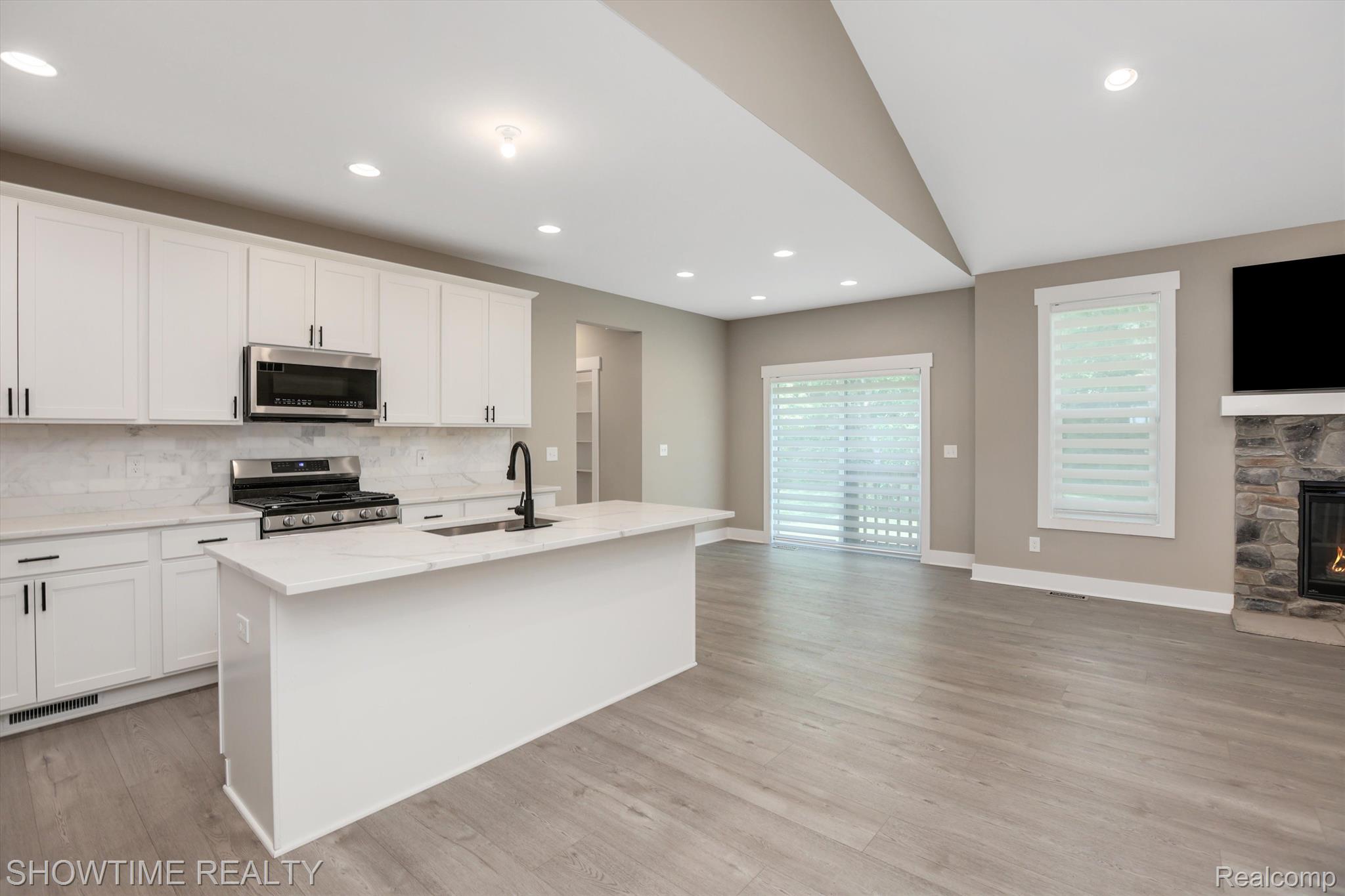 9945 HAVENDALE Drive