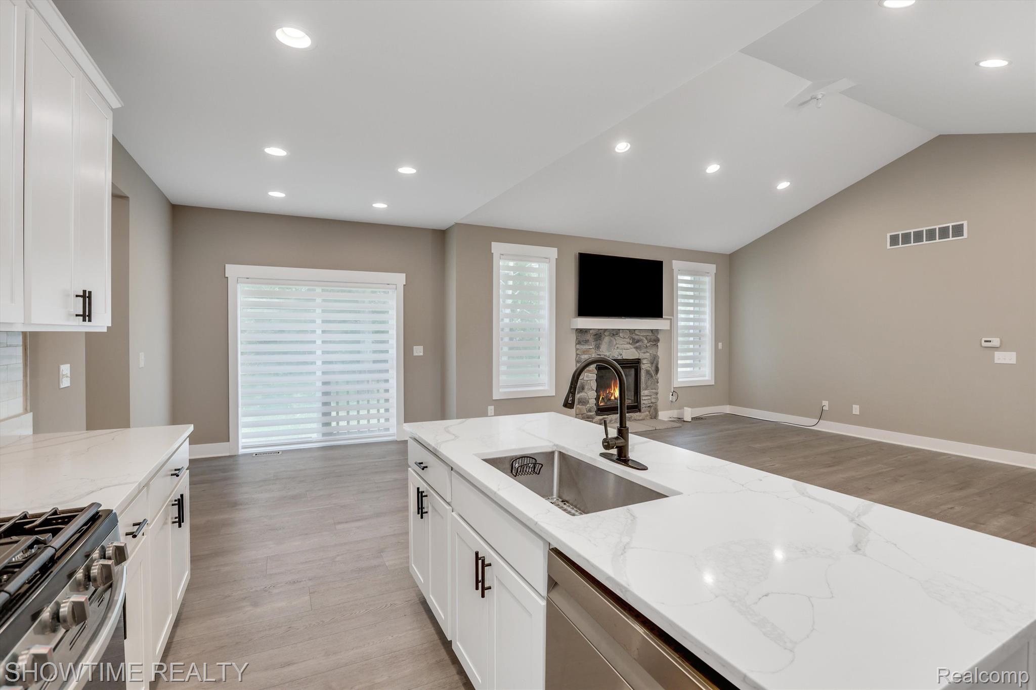 9945 HAVENDALE Drive