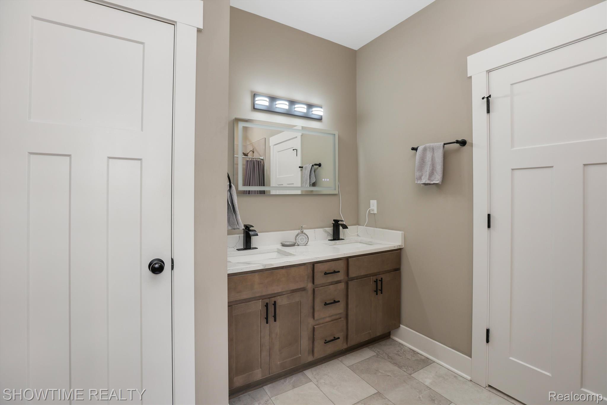 9945 HAVENDALE Drive