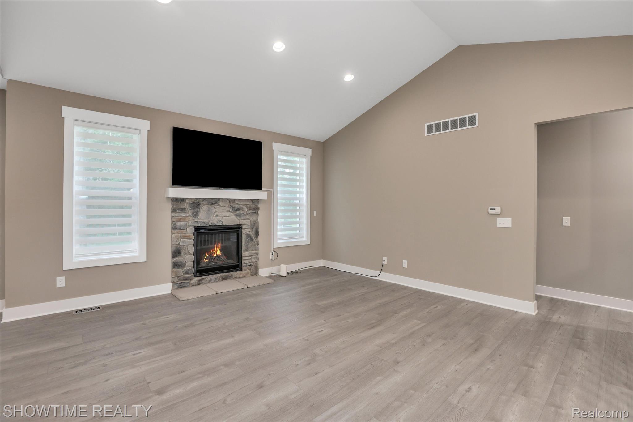 9945 HAVENDALE Drive