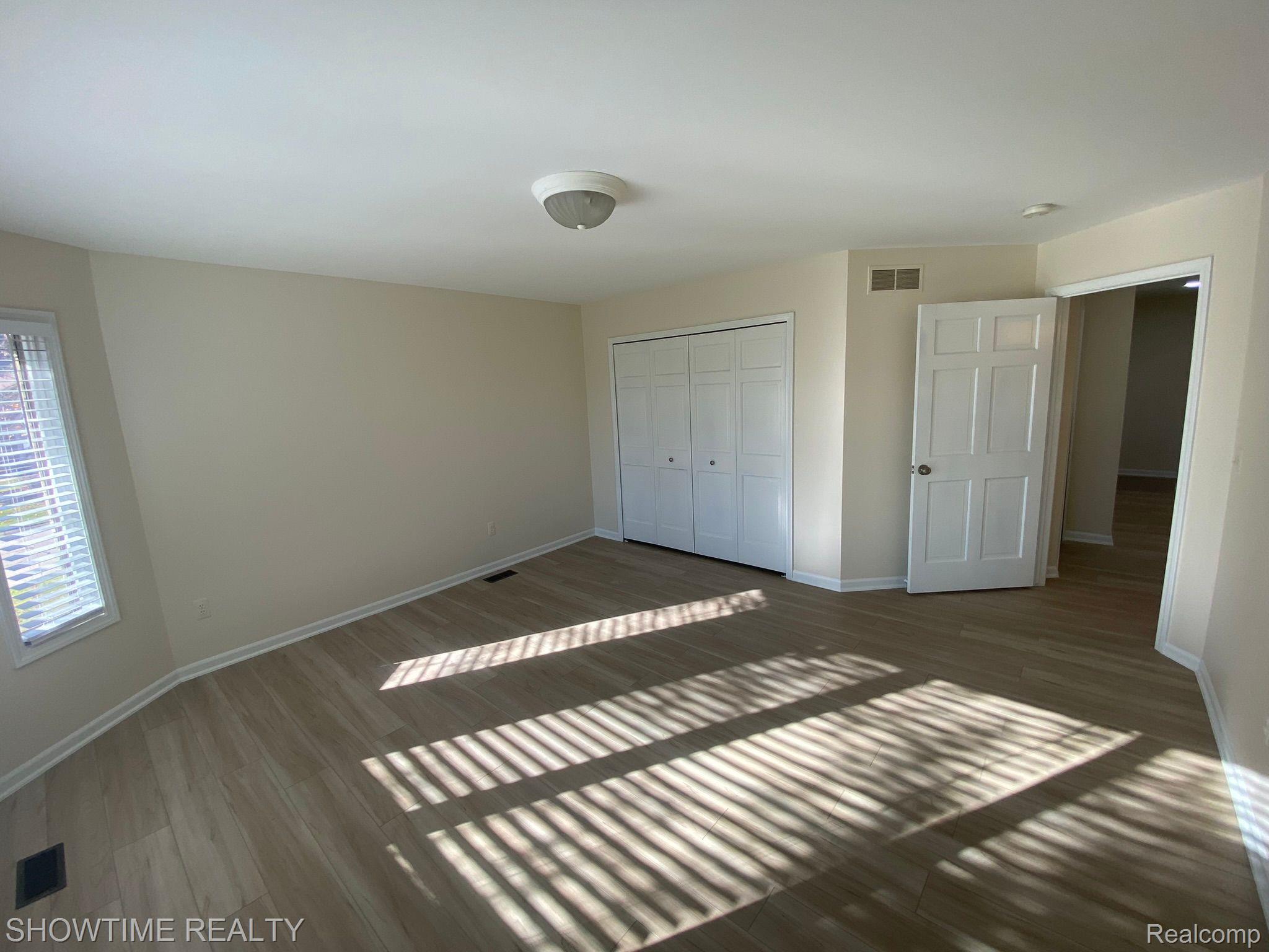 2152 REGENCY HILLS Drive