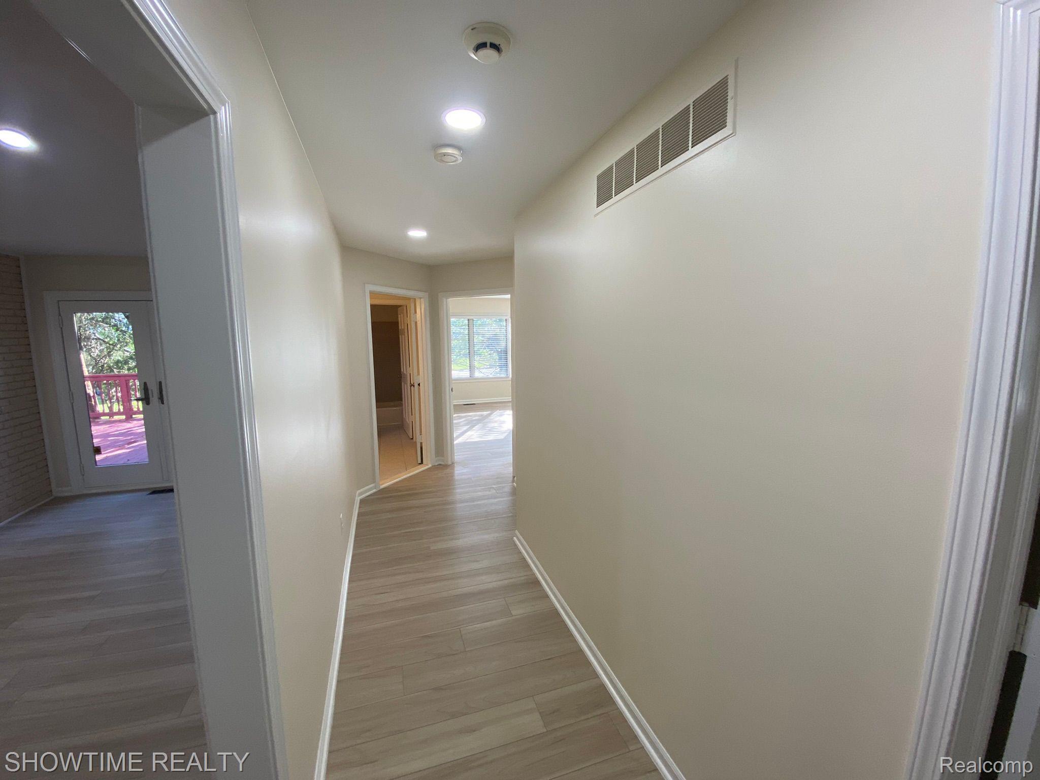 2152 REGENCY HILLS Drive