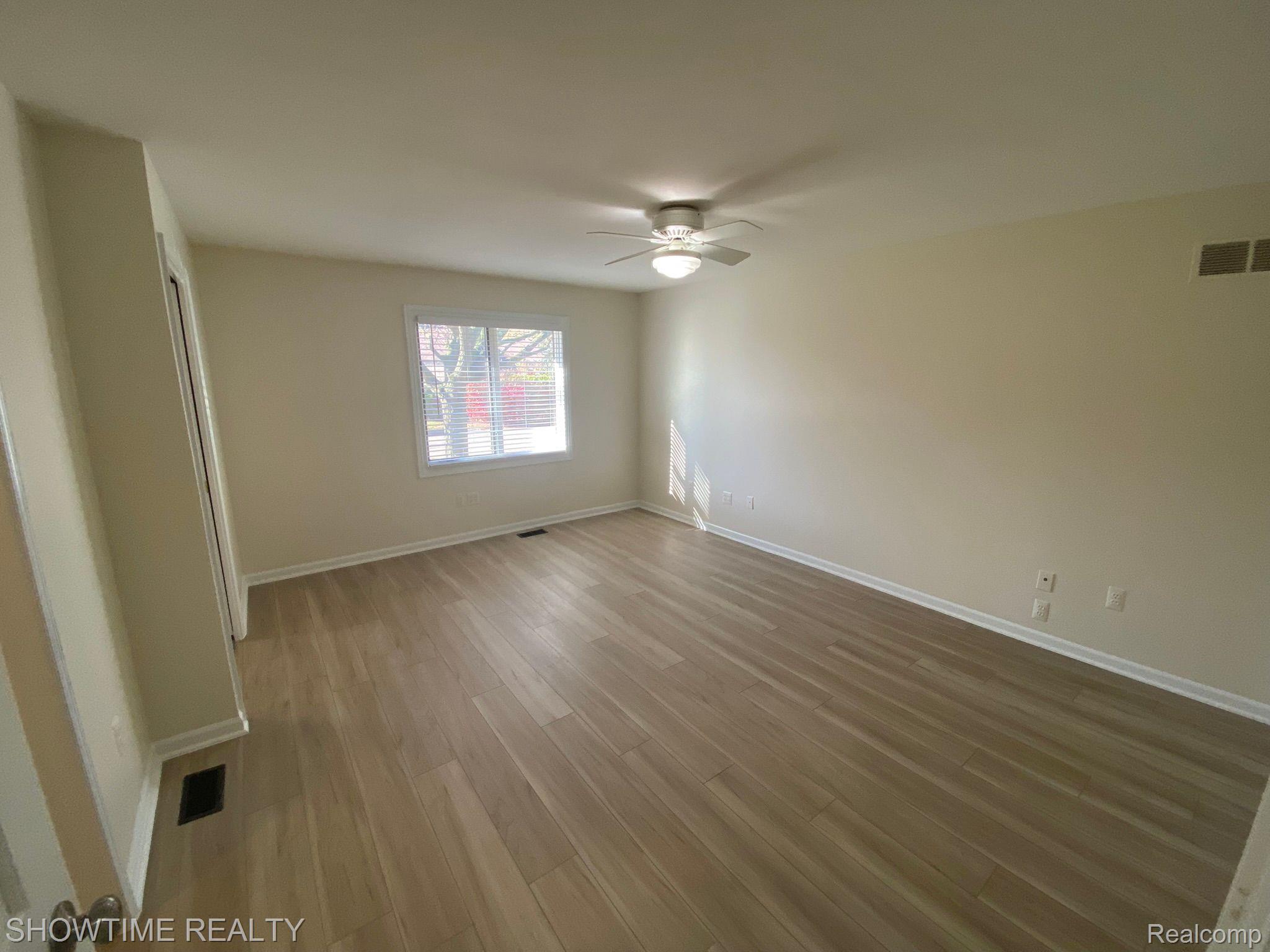 2152 REGENCY HILLS Drive