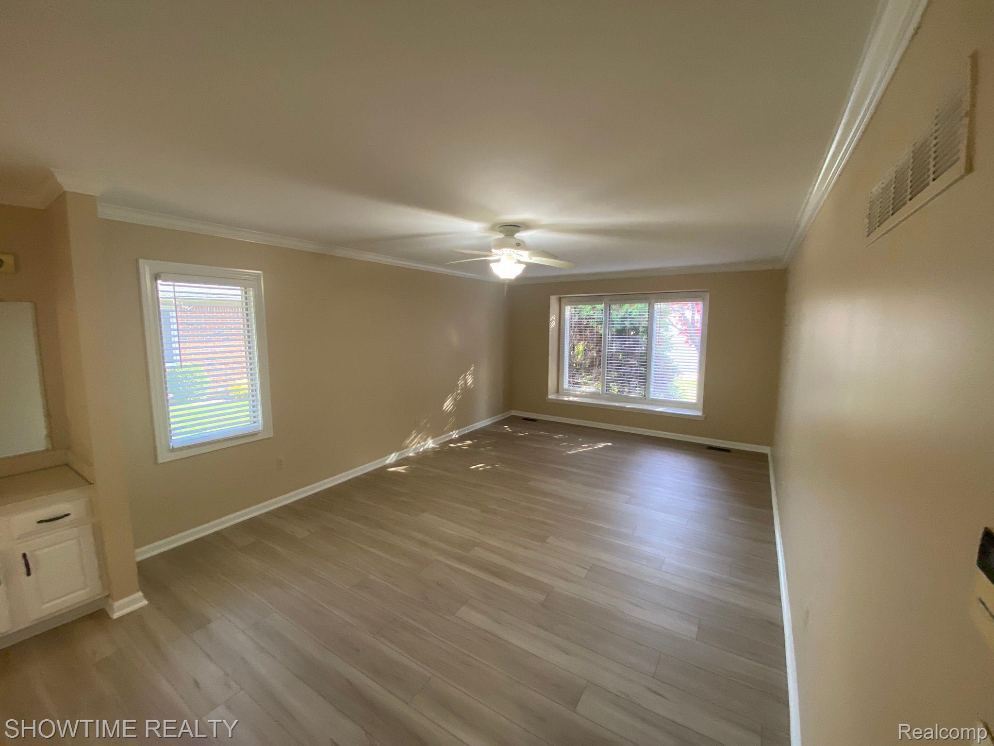 2152 REGENCY HILLS Drive