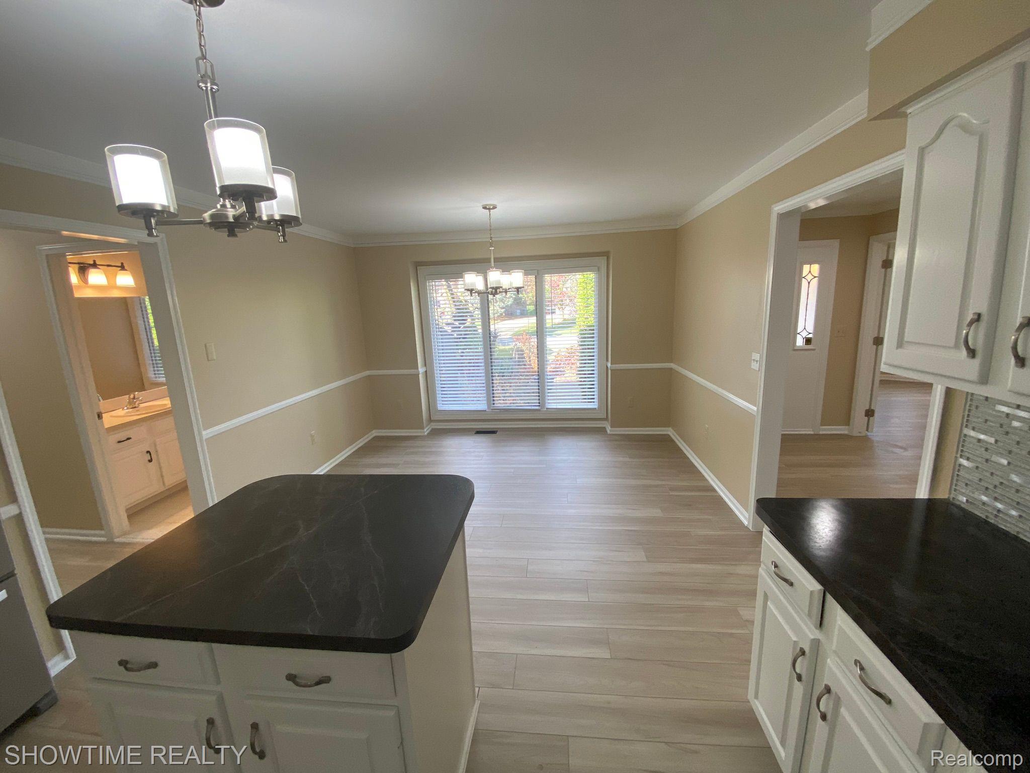 2152 REGENCY HILLS Drive