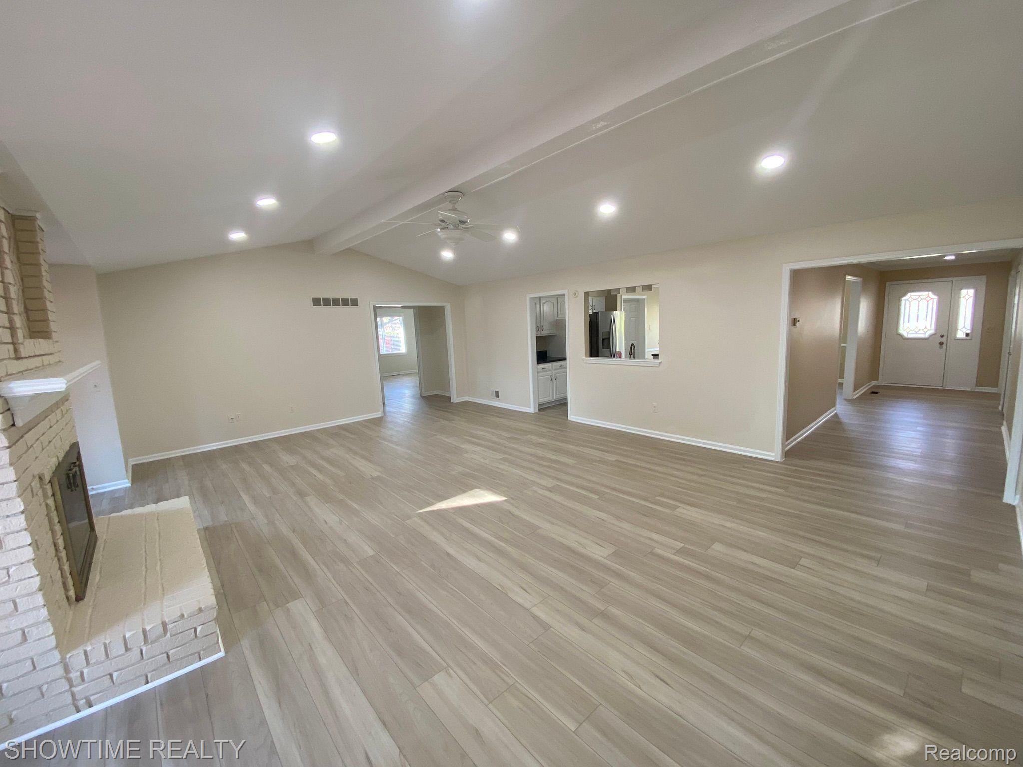 2152 REGENCY HILLS Drive