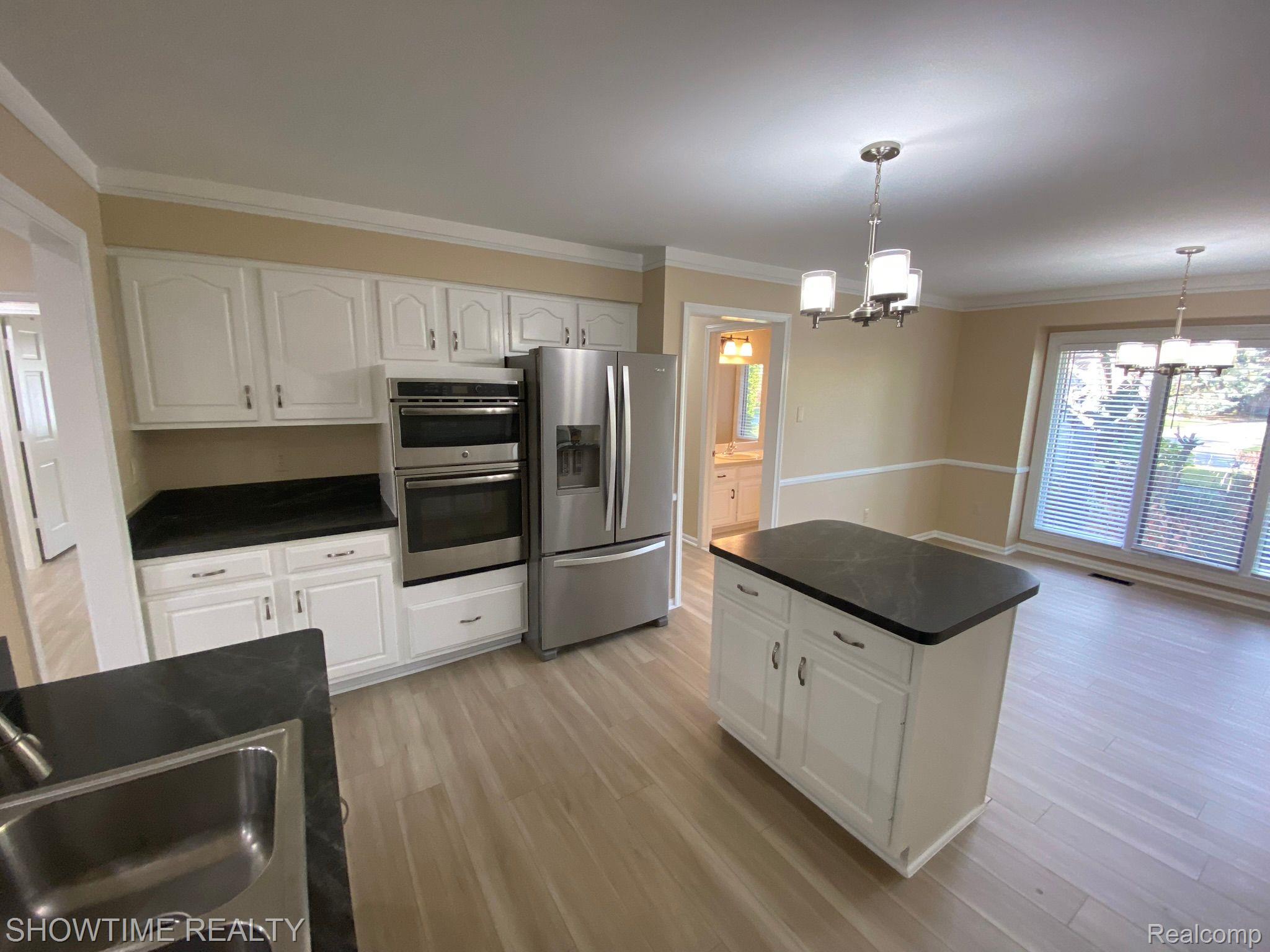 2152 REGENCY HILLS Drive