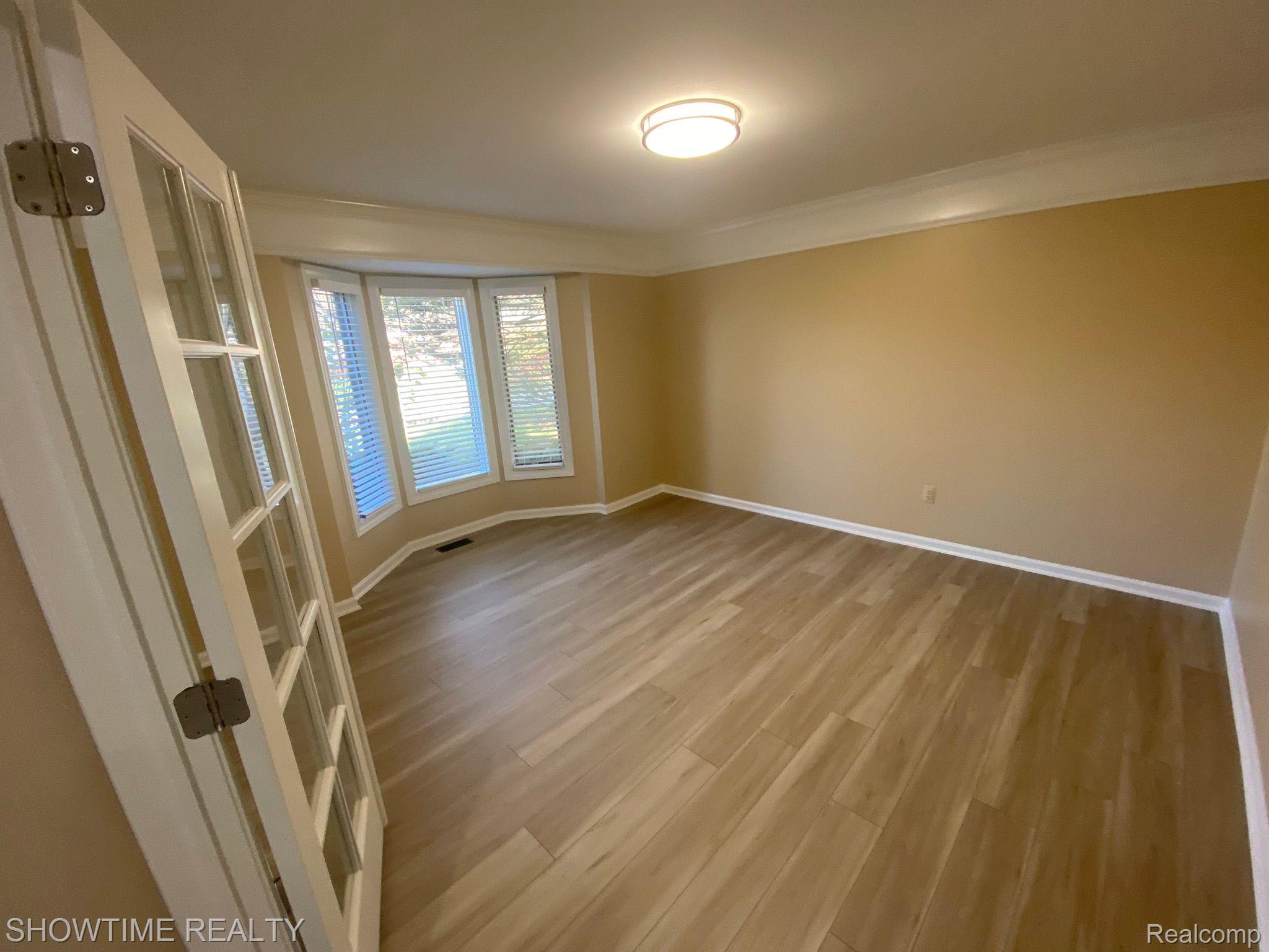 2152 REGENCY HILLS Drive