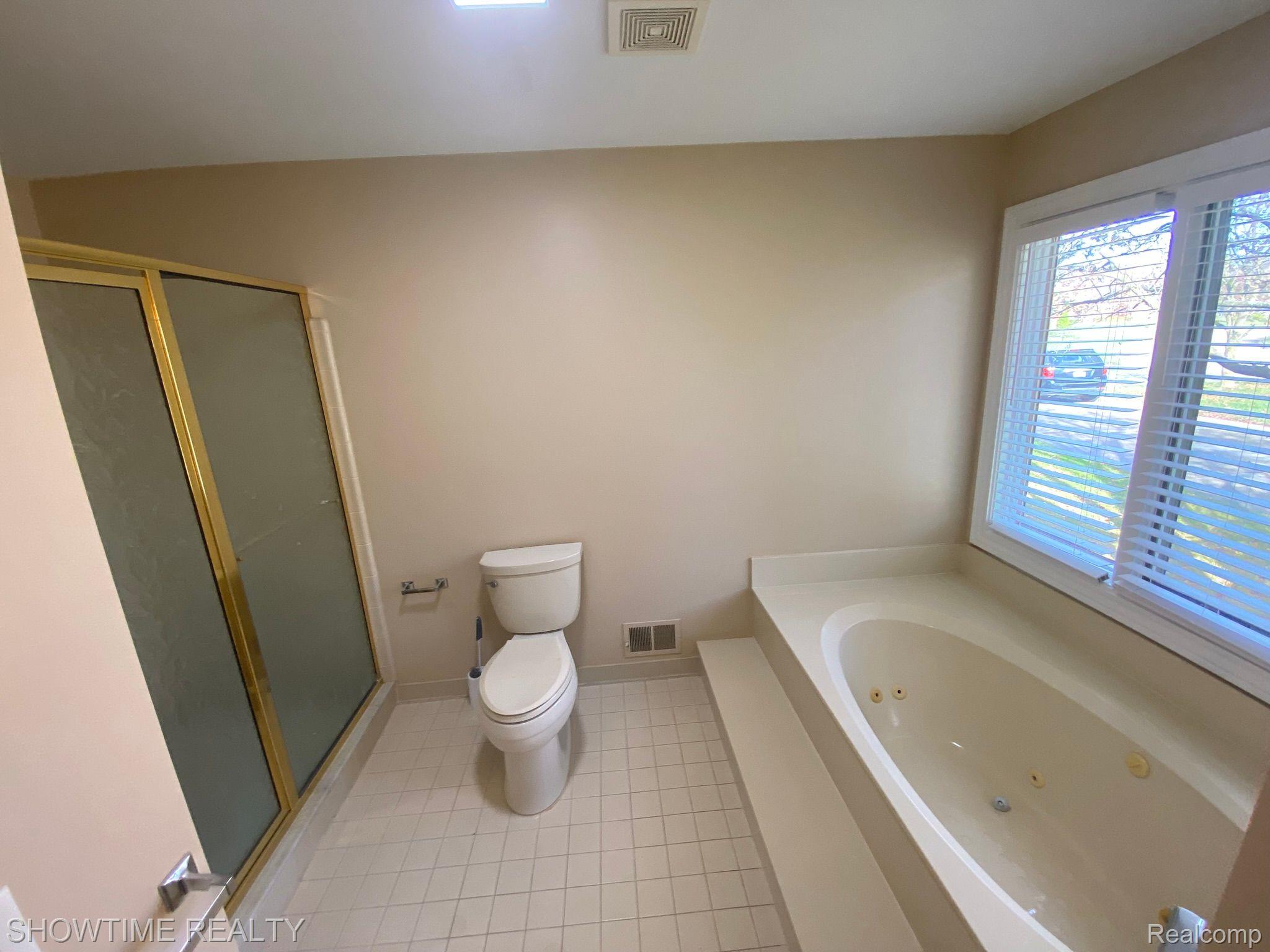 2152 REGENCY HILLS Drive