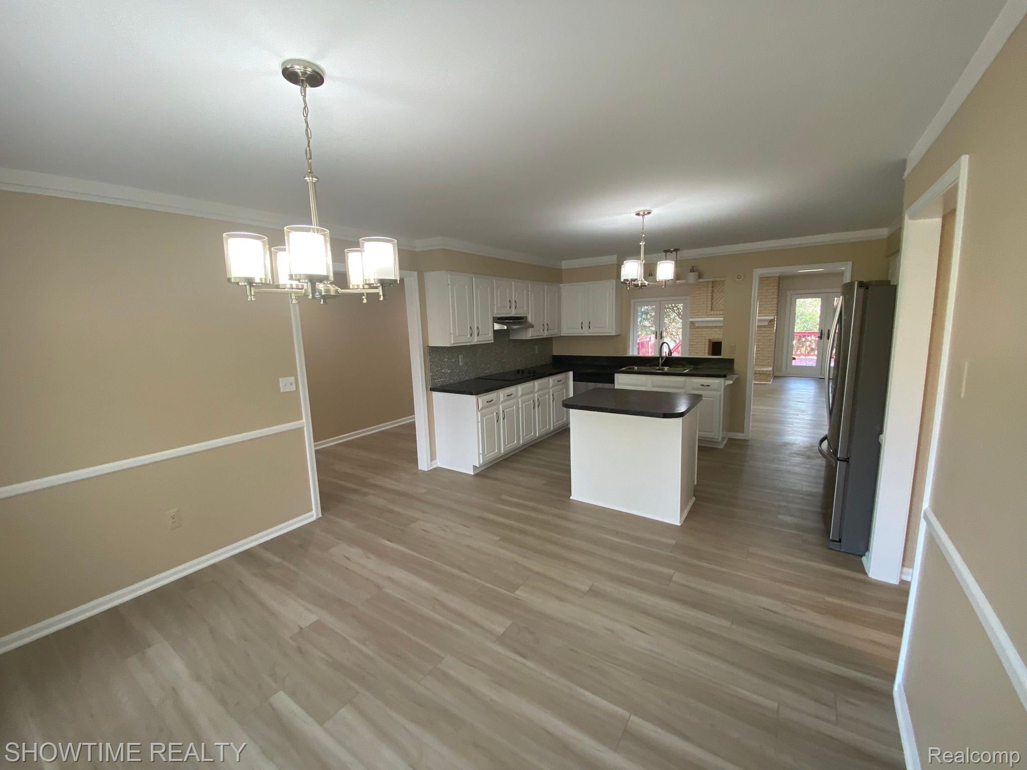 2152 REGENCY HILLS Drive