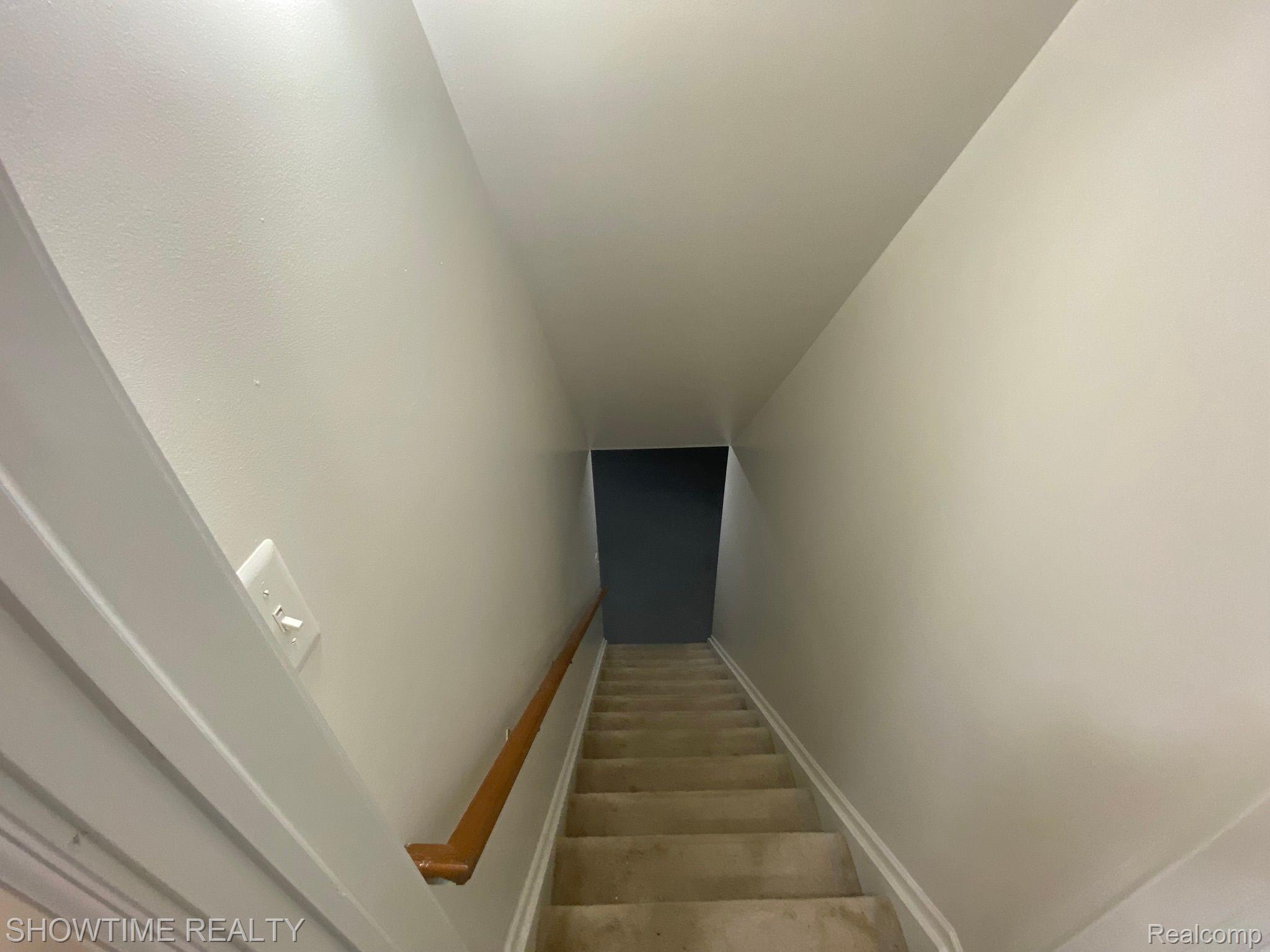 2152 REGENCY HILLS Drive