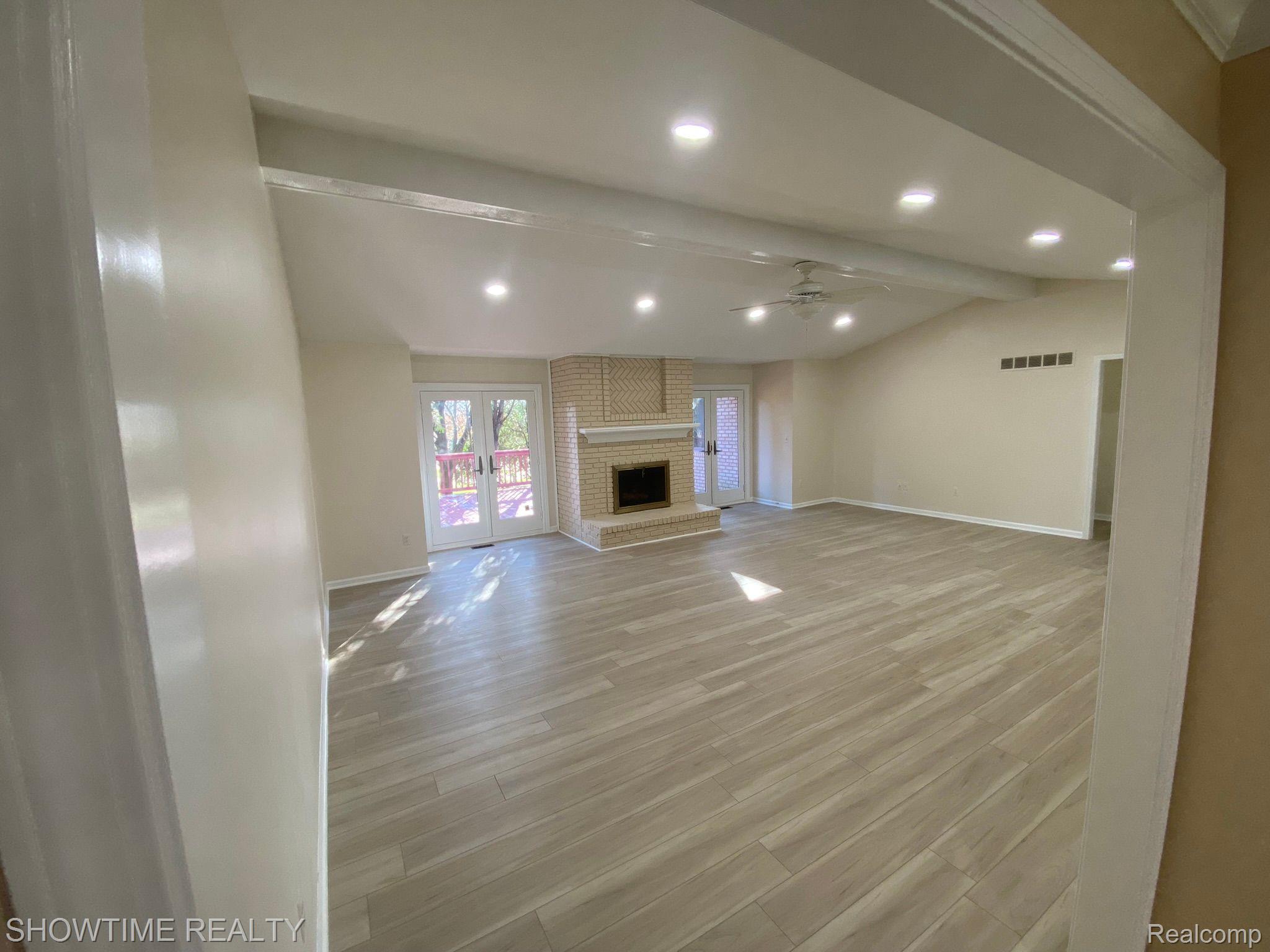 2152 REGENCY HILLS Drive