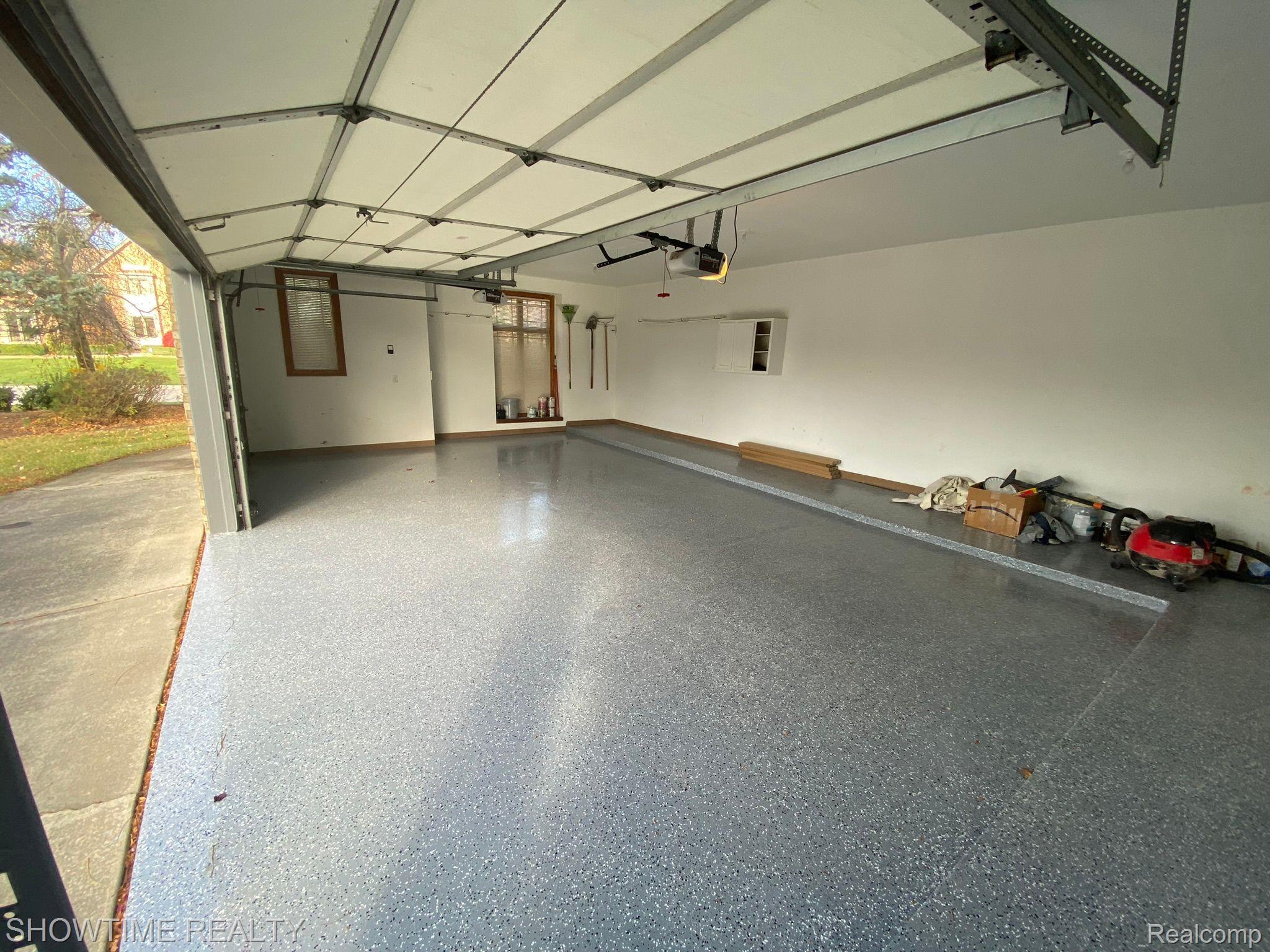 2152 REGENCY HILLS Drive