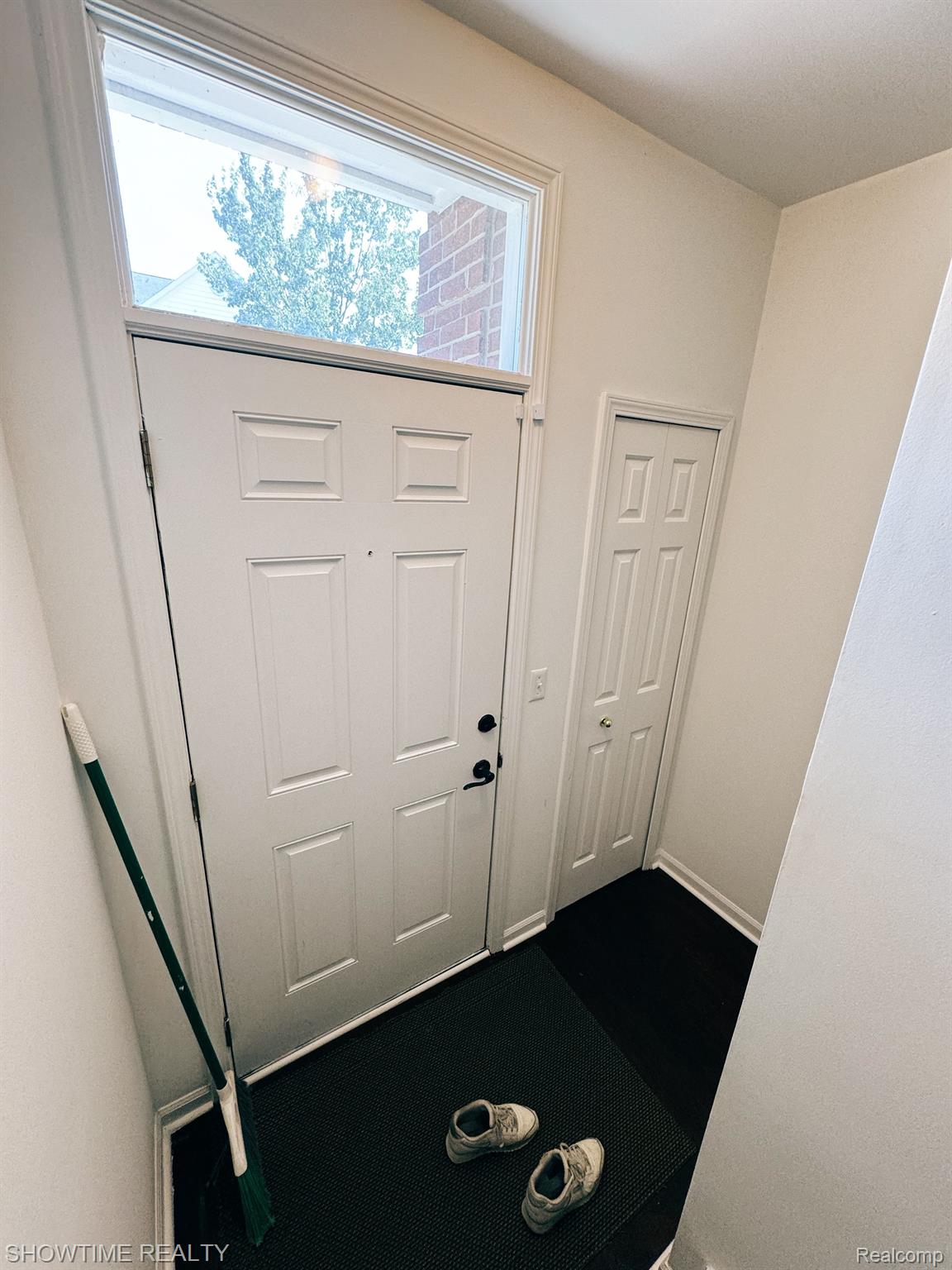 14592 VAUXHALL Drive