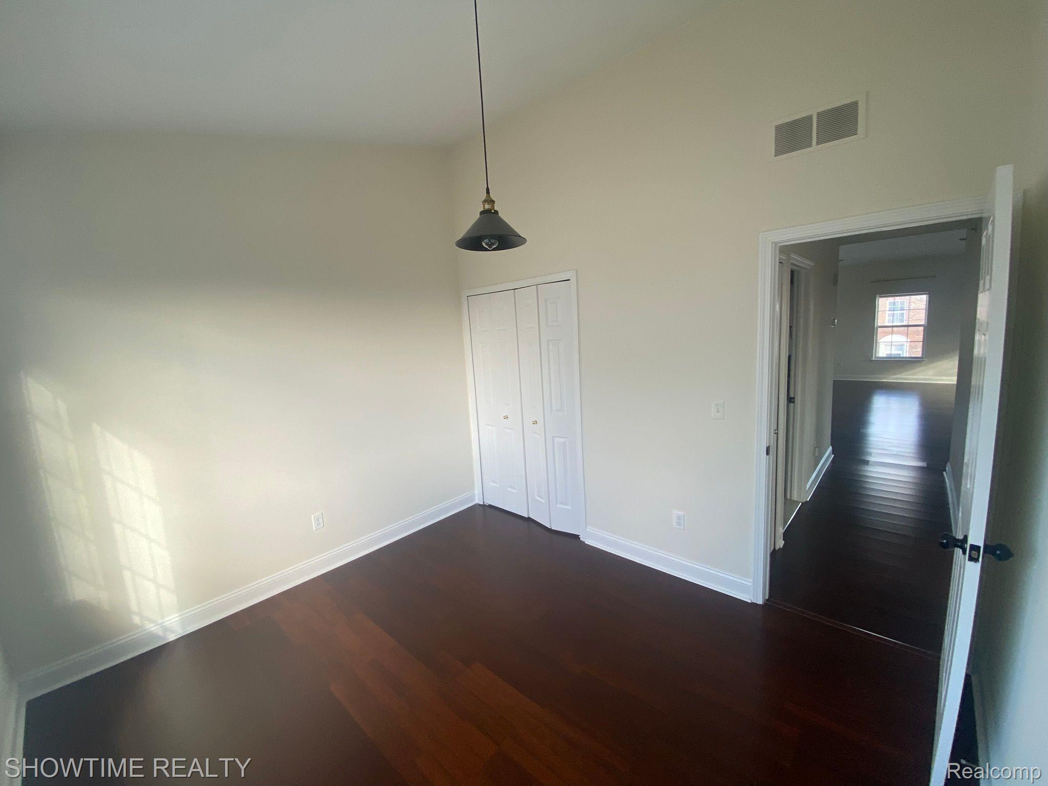 14592 VAUXHALL Drive