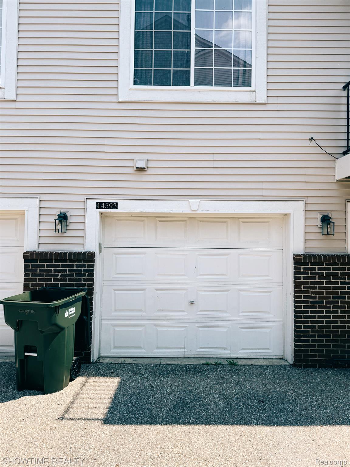 14592 VAUXHALL Drive